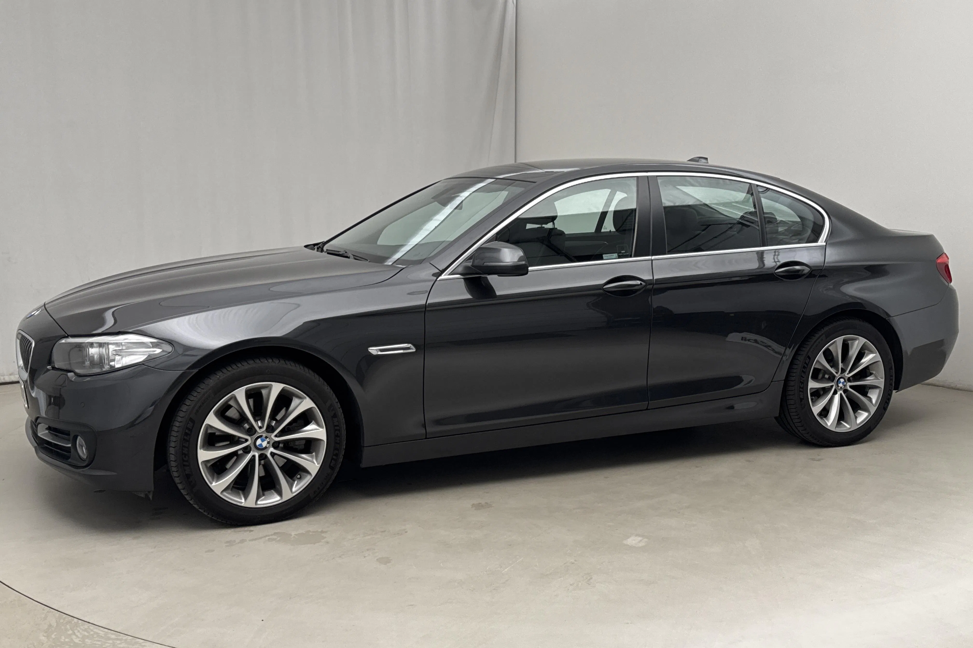 Presentation photo 2 of 17: BMW 520d xDrive Sedan, F10 (190hk) - 102 400 km - Automatic - gray - 2016