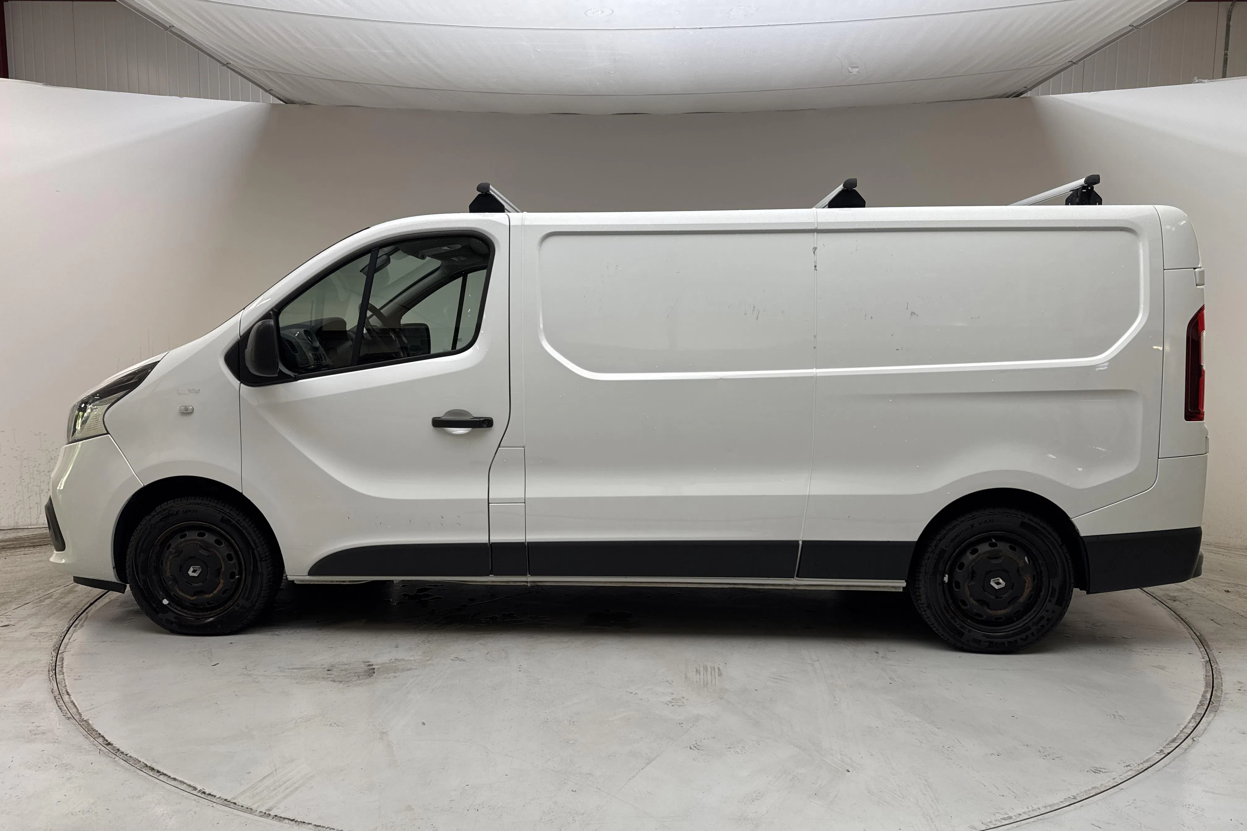 Presentationsfoto 2 av 19: Renault Trafic 1.6 dCi Skåp (125hk) - 16 720 mil - Manuell - vit - 2018
