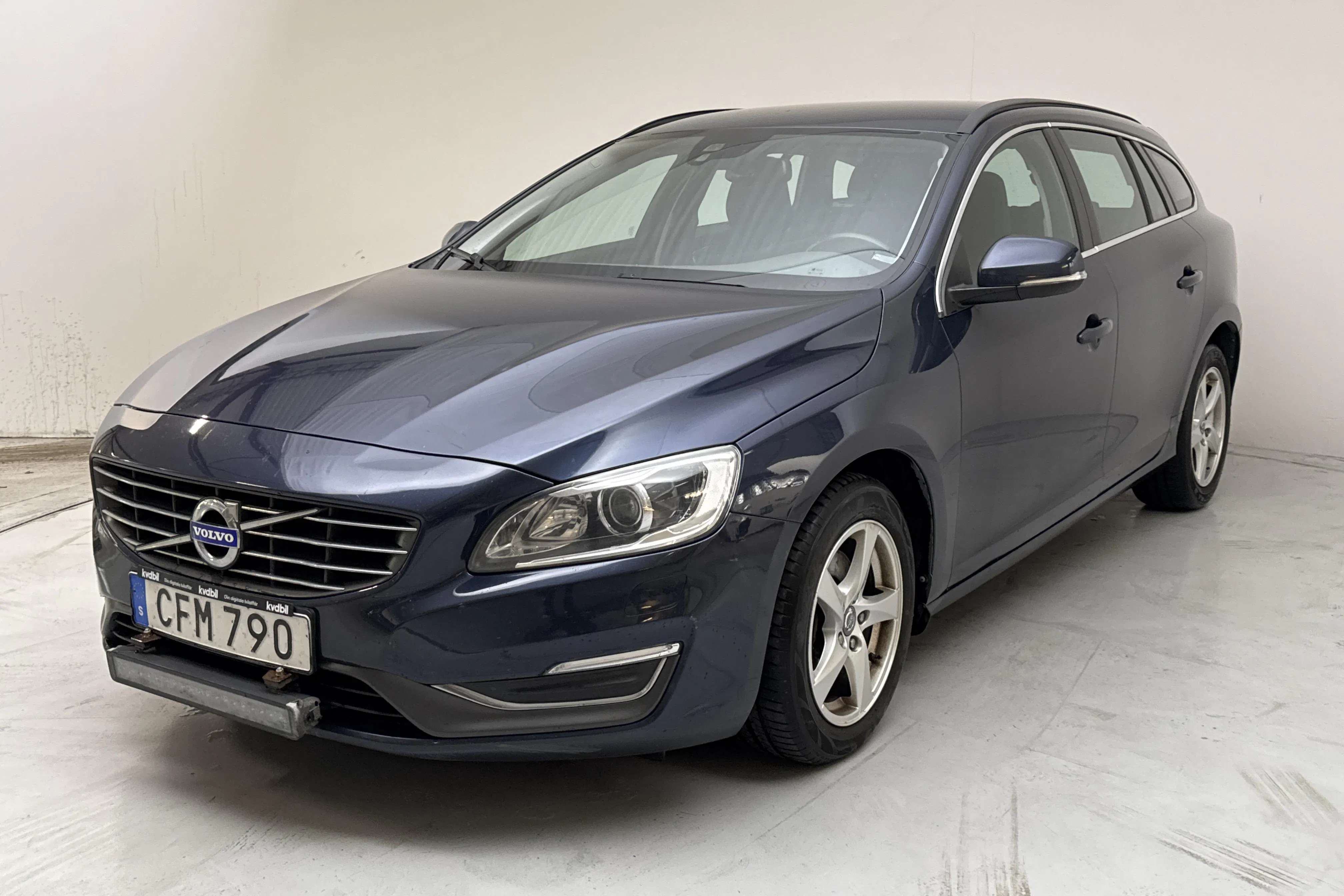 Presentation photo 1 of 13: Volvo V60 D4 (181hk) - 211 170 km - Automatic - blue - 2015