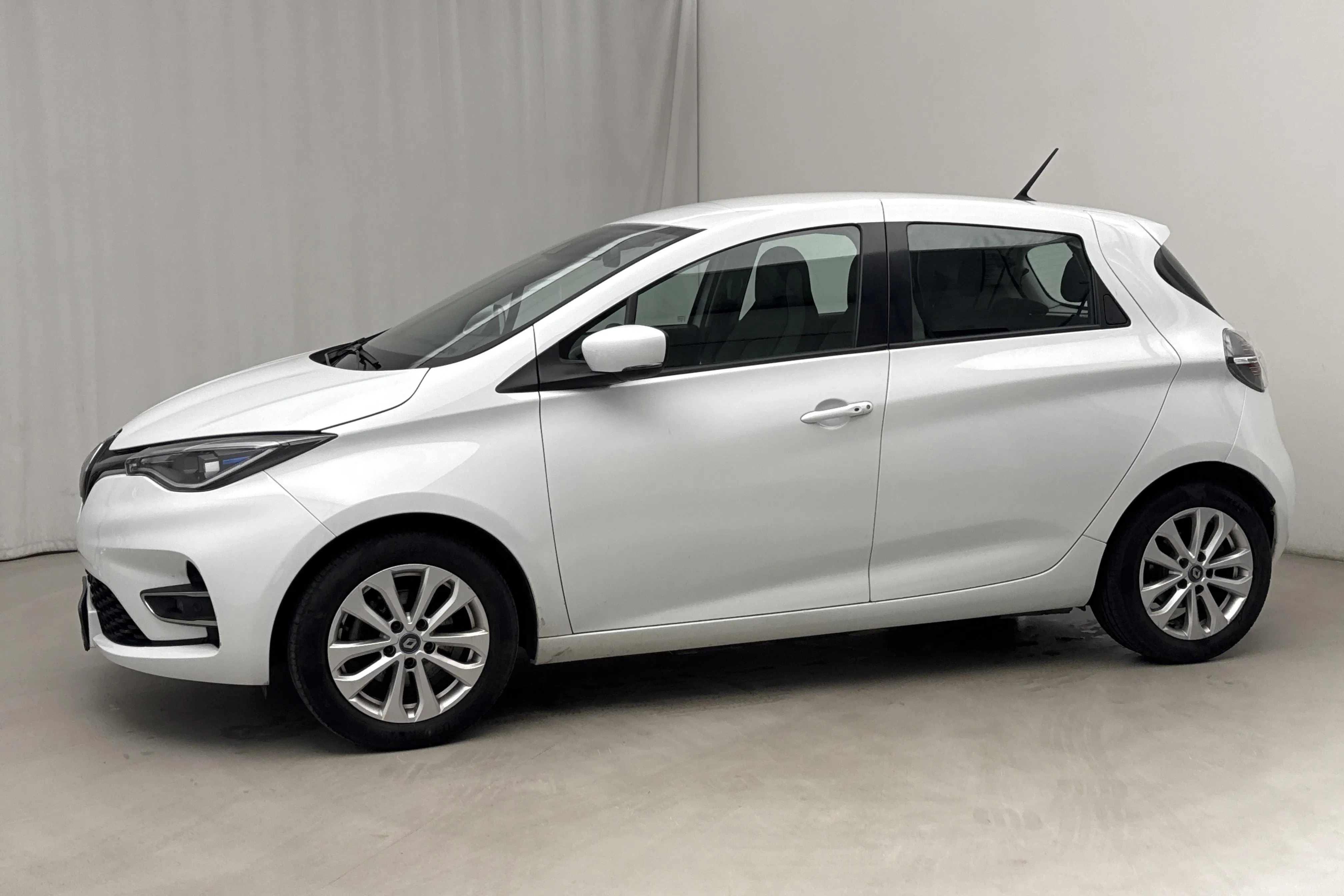 Presentation photo 2 of 17: Renault Zoe 52kWh R110 (108hk) - 50 360 km - Automatic - white - 2020