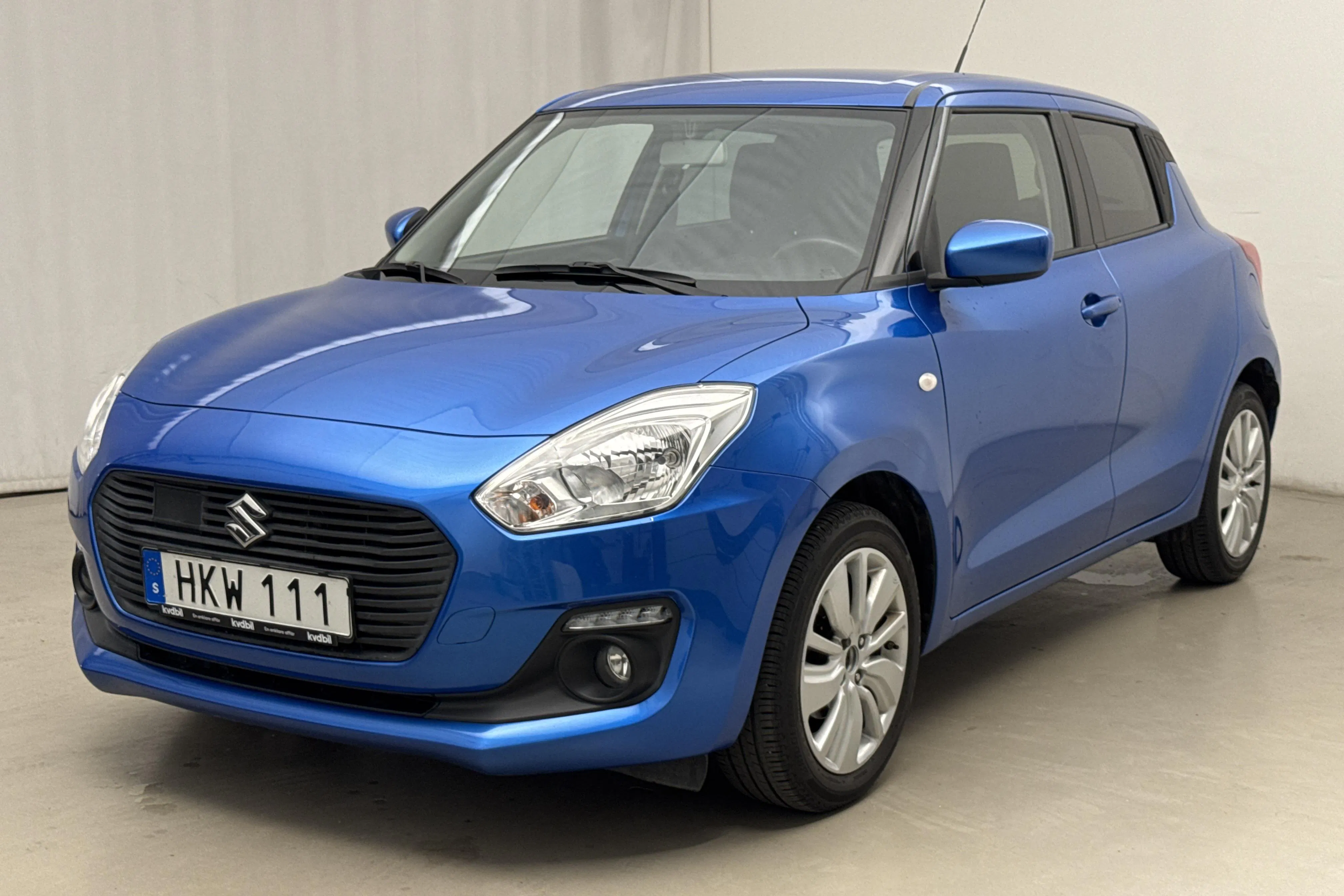 Presentation photo 1 of 17: Suzuki Swift 1.2 5dr (90hk) - 65 690 km - Automatic - blue - 2018