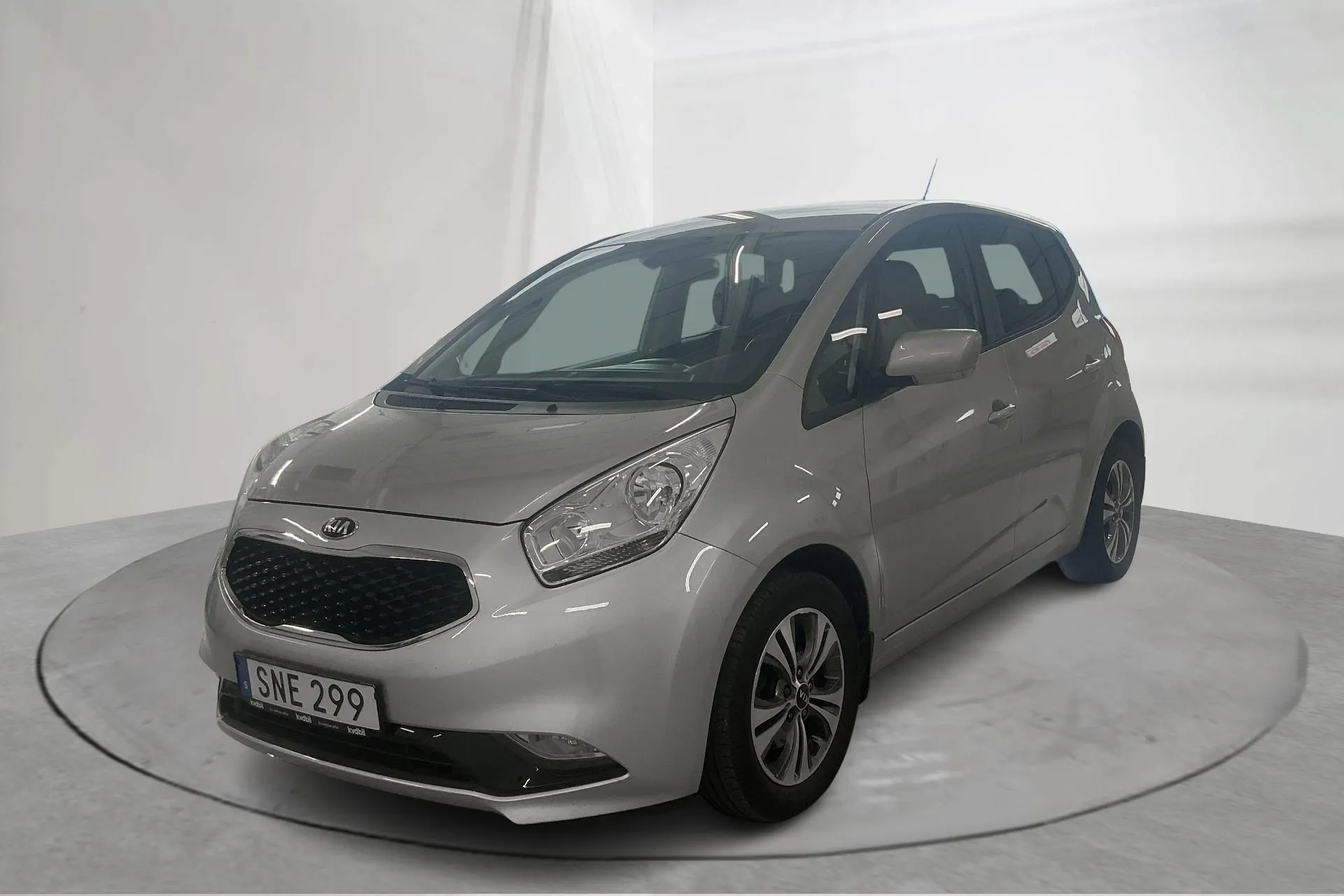 Presentation photo 1 of 11: KIA Venga 1.6 (126hk) - 40 930 km - Automatic - gray - 2017