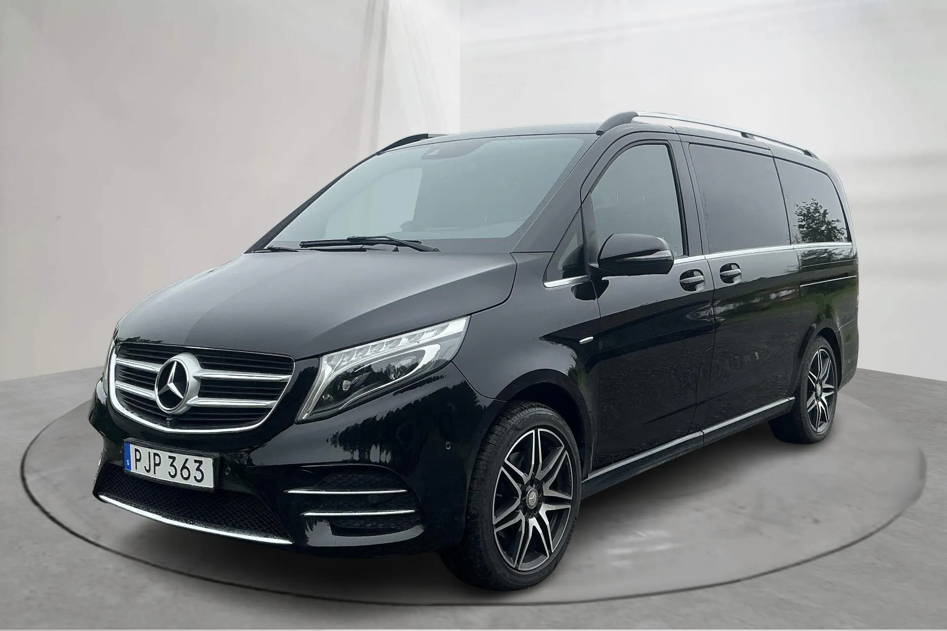 Presentation photo 1 of 21: Mercedes V 250 d 4MATIC W447 (190hk) - 165 090 km - Automatic - black - 2017