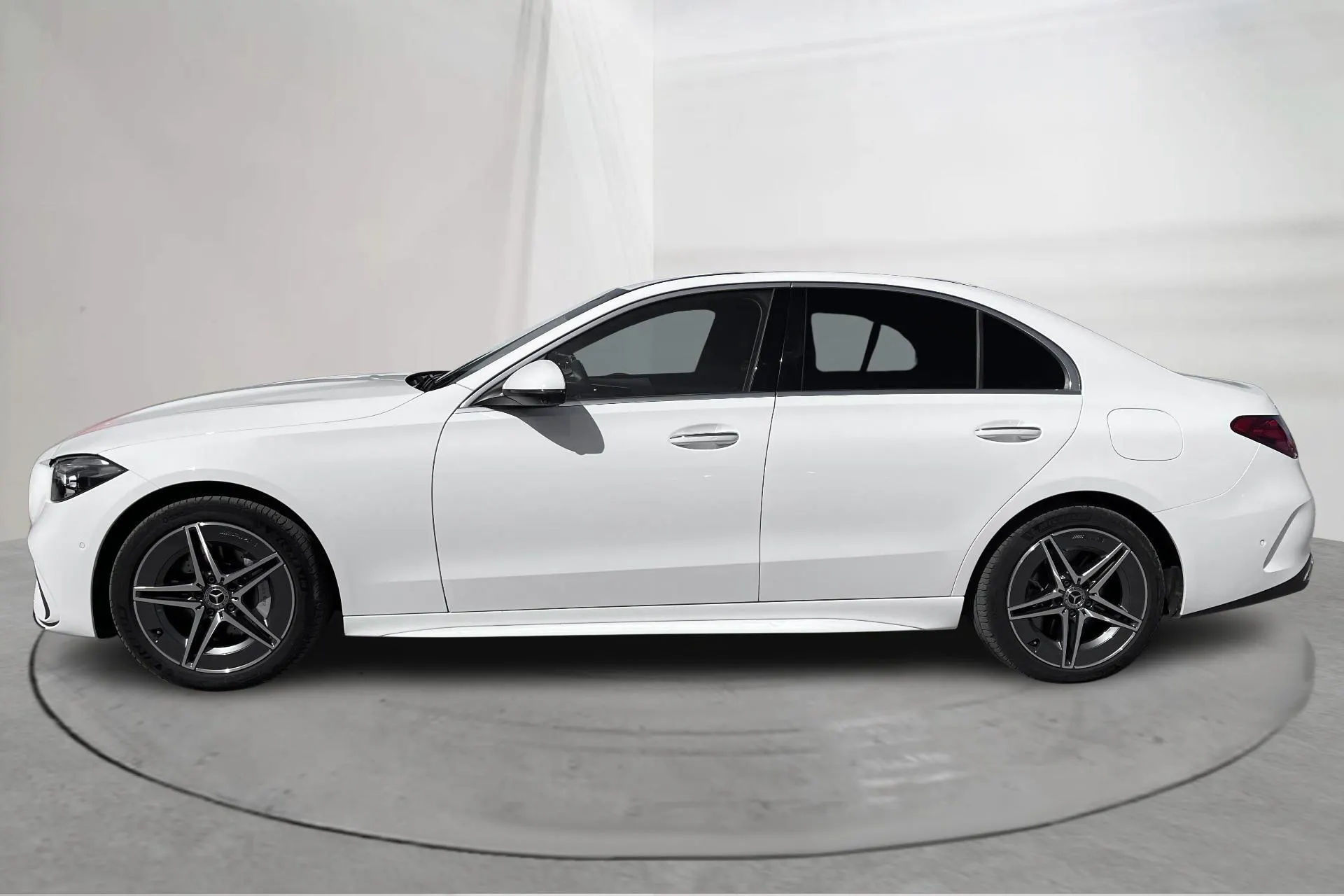 Presentation photo 2 of 23: Mercedes C 300 de Sedan W206 (319hk) - 14 690 km - Automatic - white - 2024