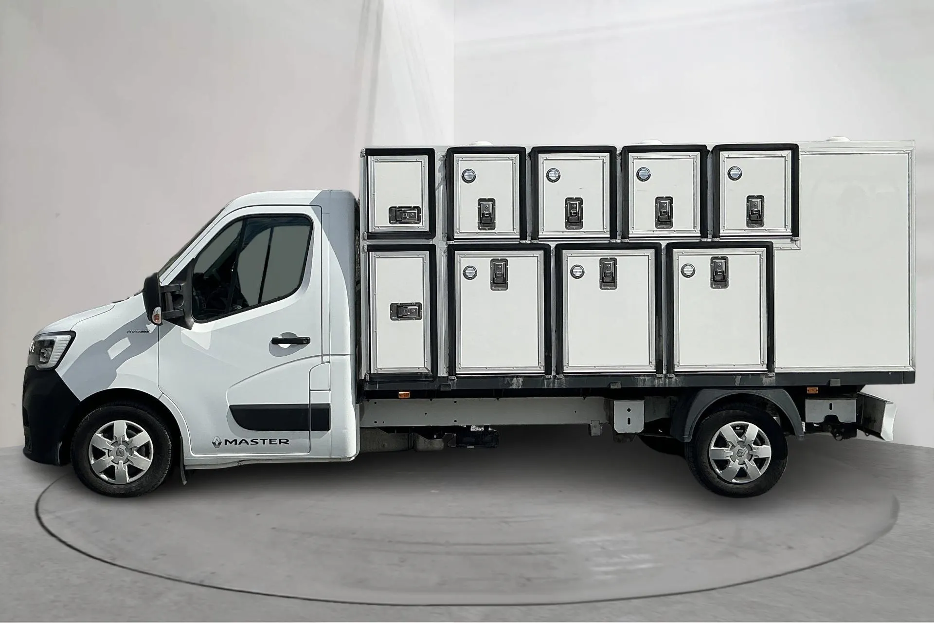 Presentation photo 2 of 14: Renault Master 2.3 dCi FAP 2WD (150hk) - 77 270 km - Manual - white - 2020
