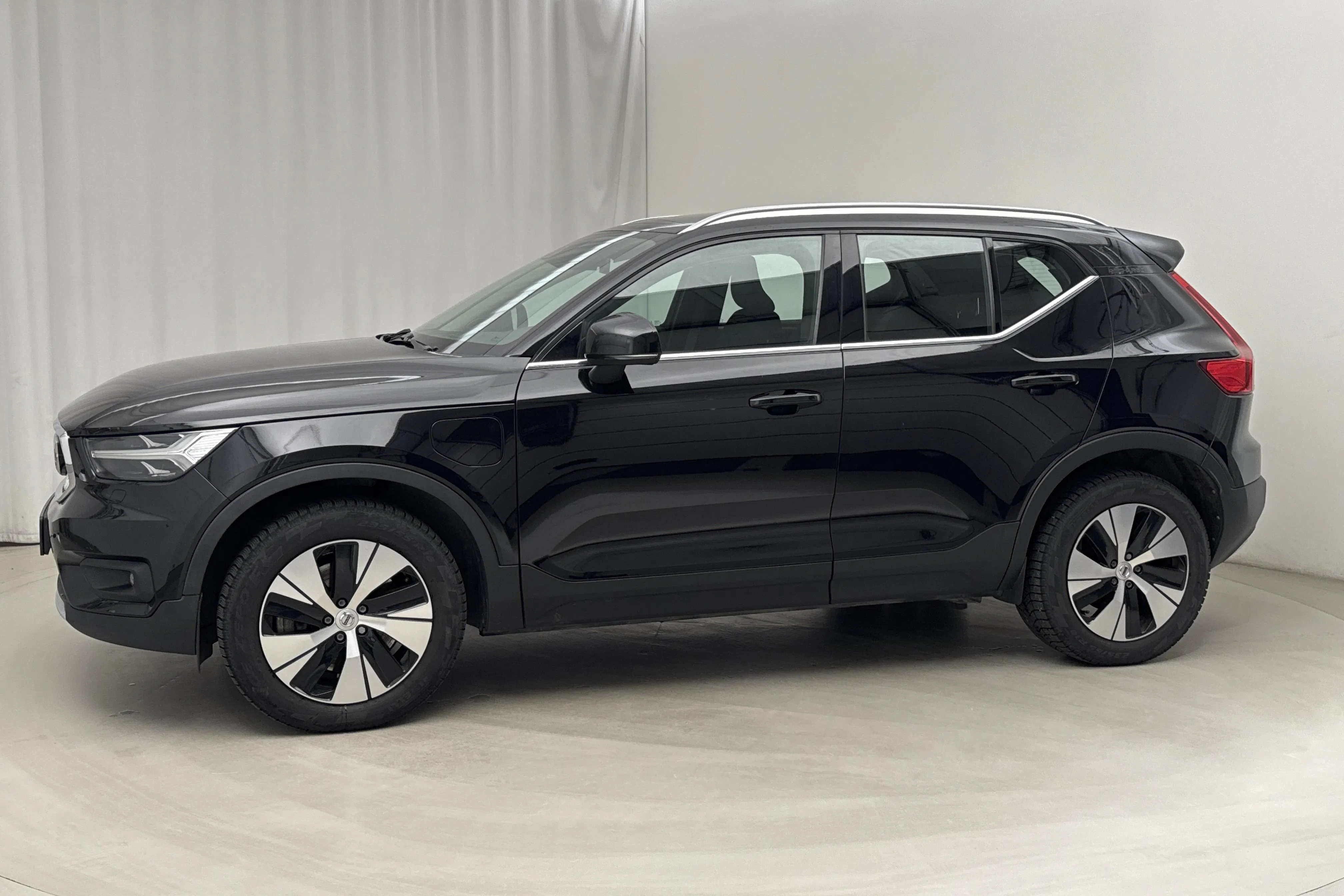 Presentation photo 2 of 22: Volvo XC40 T4 2WD Twin Engine (211hk) - 119 480 km - Automatic - black - 2021