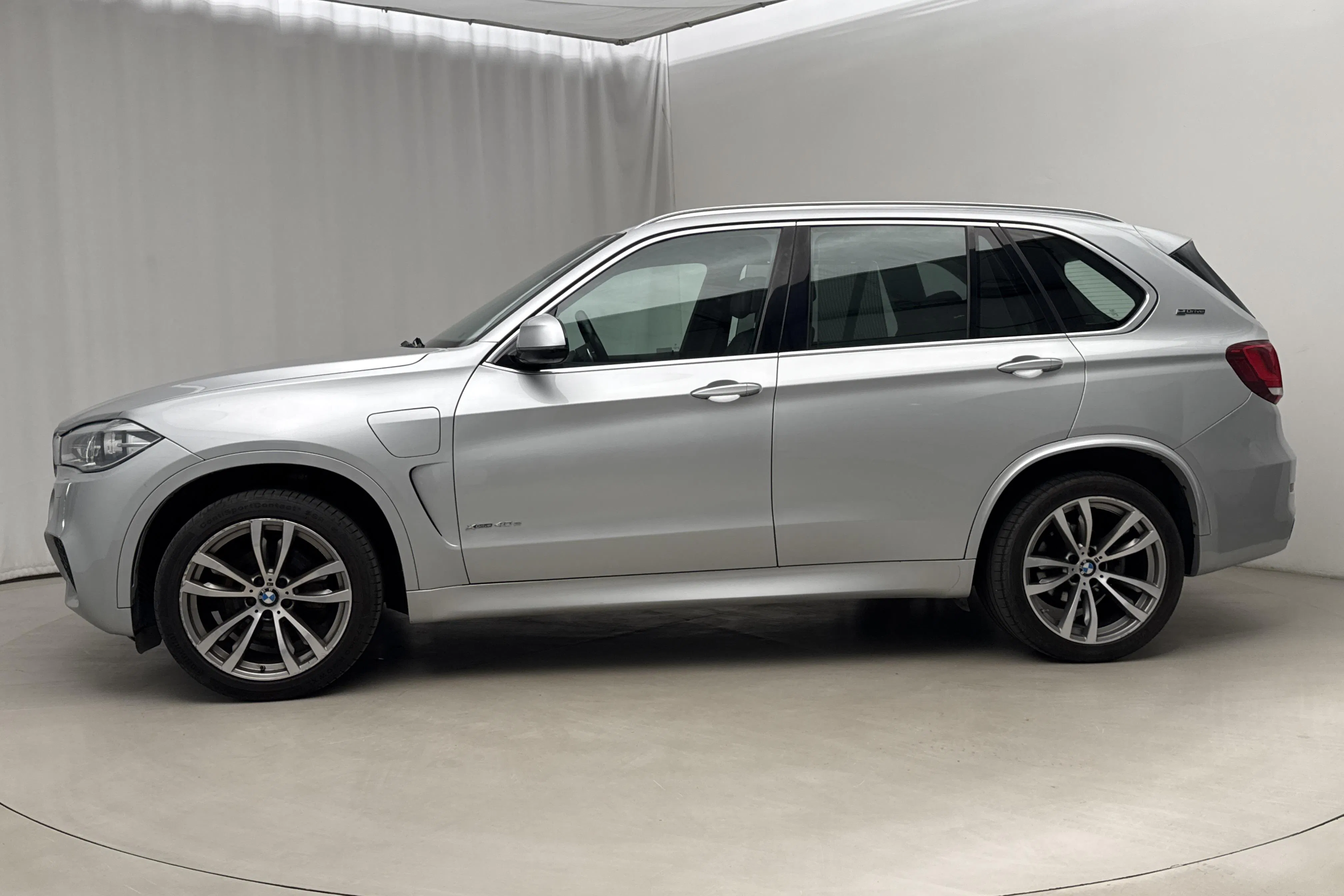 Presentation photo 2 of 27: BMW X5 xDrive40e, F15 (313hk) - 144 950 km - Automatic - silver - 2017