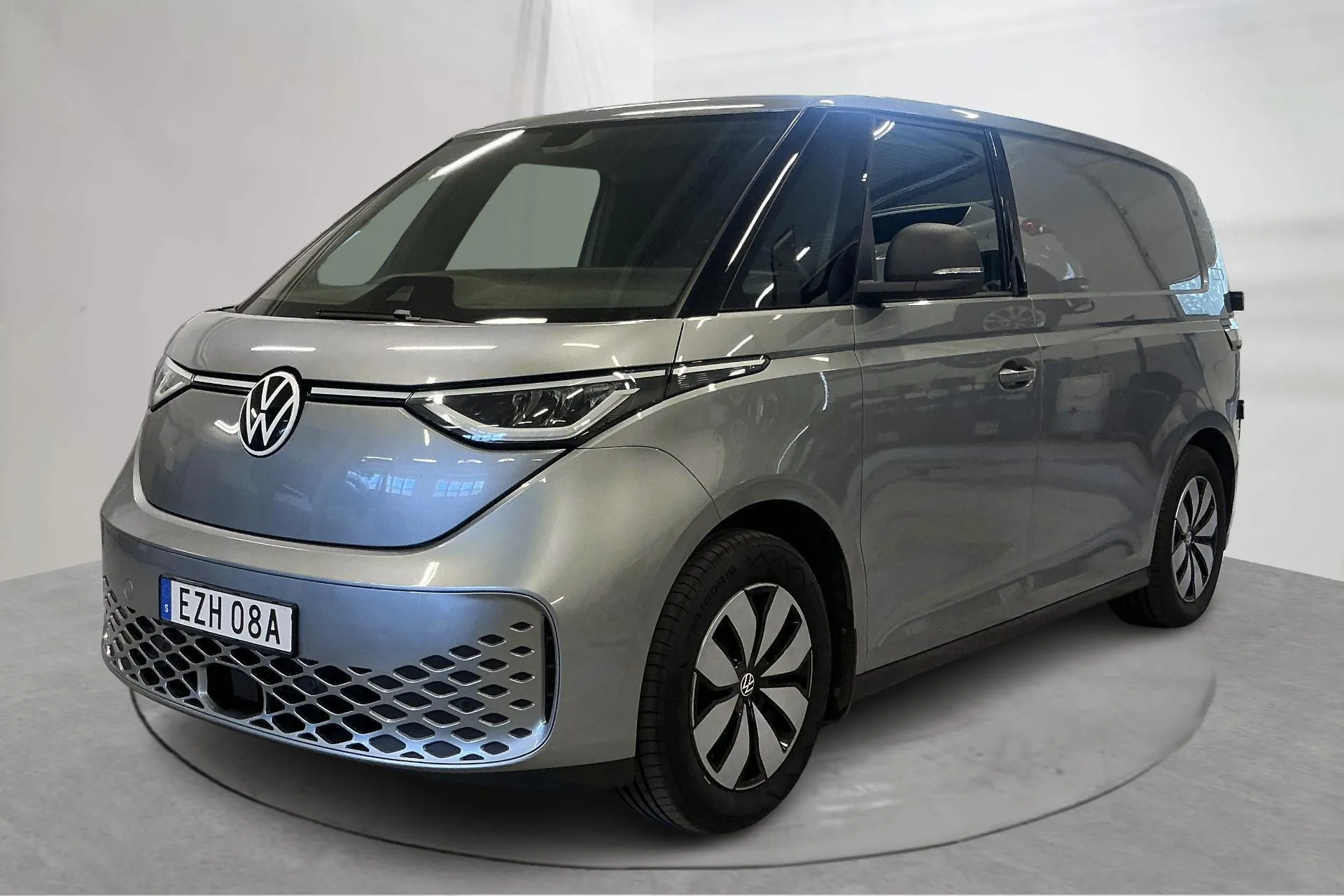 Presentation photo 1 of 17: VW ID. Buzz Cargo 77kWh (204hk) - 95 550 km - Automatic - silver - 2024
