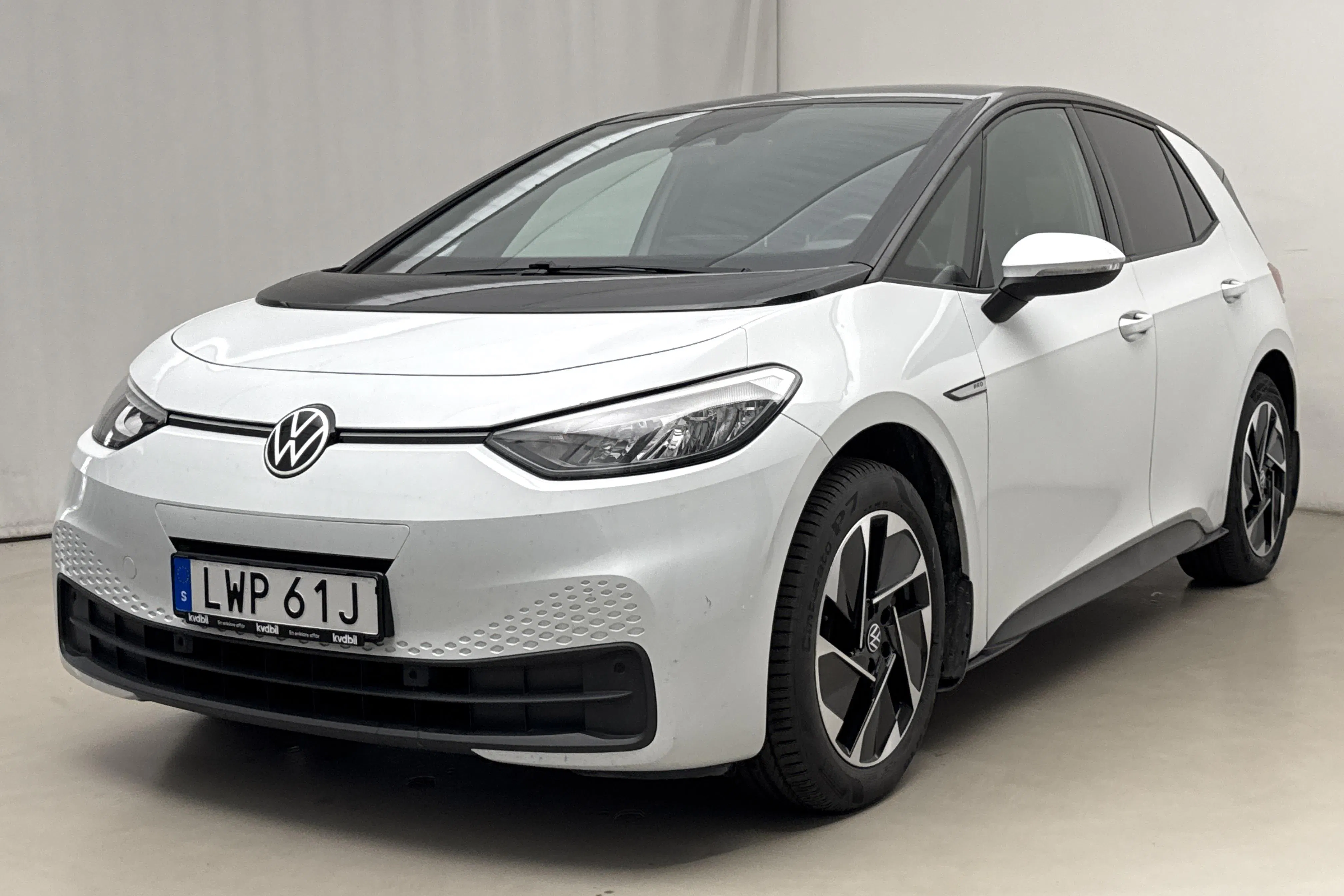 Presentationsfoto 1 av 18: VW ID.3 58kWh (204hk) - 9 396 mil - Automat - vit - 2022