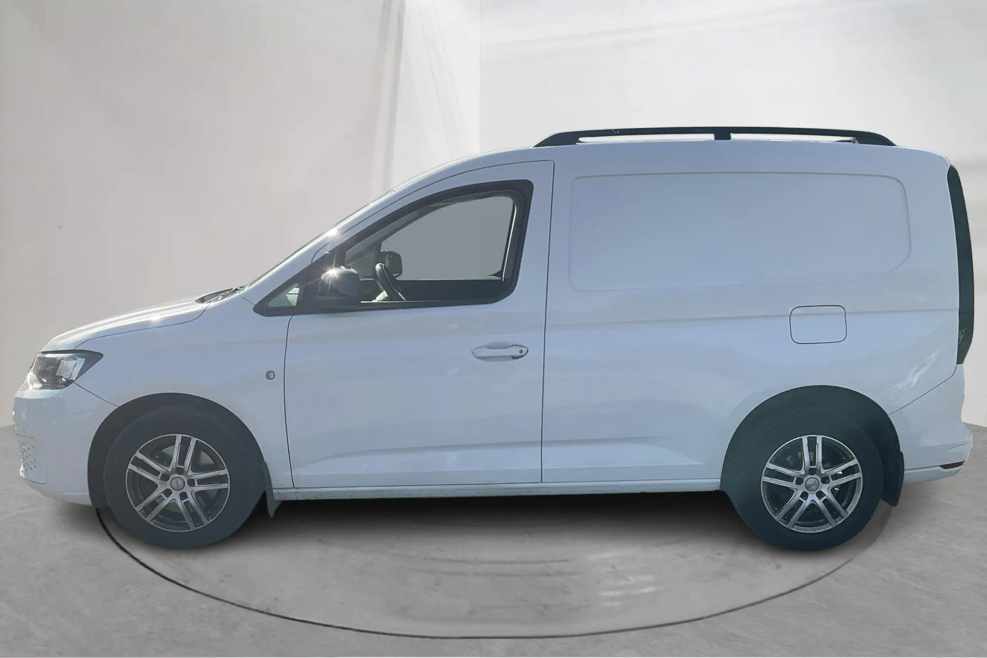 Presentationsfoto 2 av 14: VW Caddy Cargo 1.5 TSI Skåp (114hk) - 12 372 mil - Automat - vit - 2022