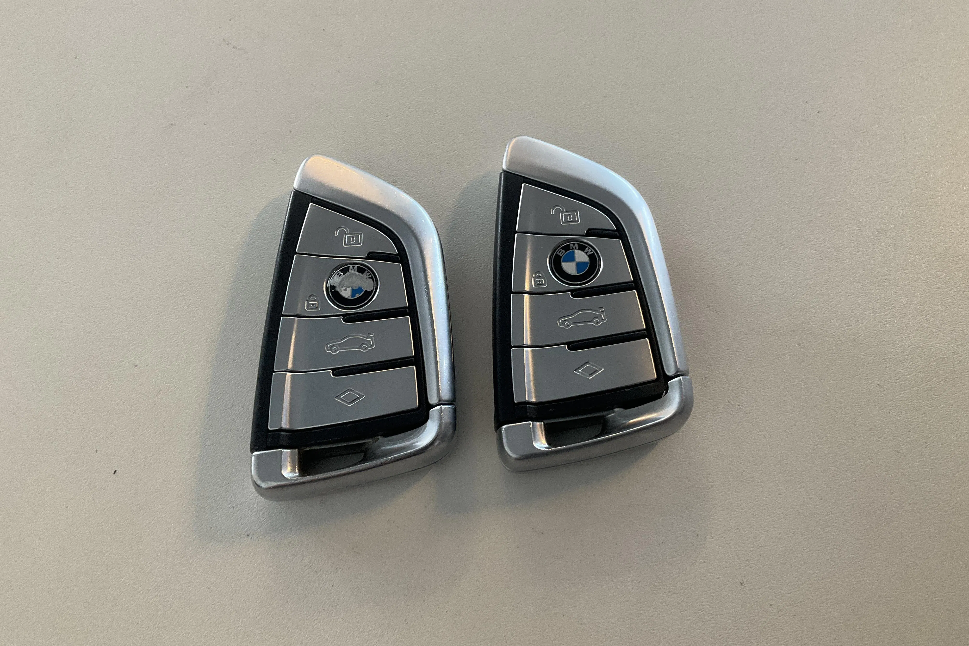 Presentation photo 18 of 18: BMW 750d xDrive Sedan, G11 (400hk) - 98 660 km - Automatic - black - 2019