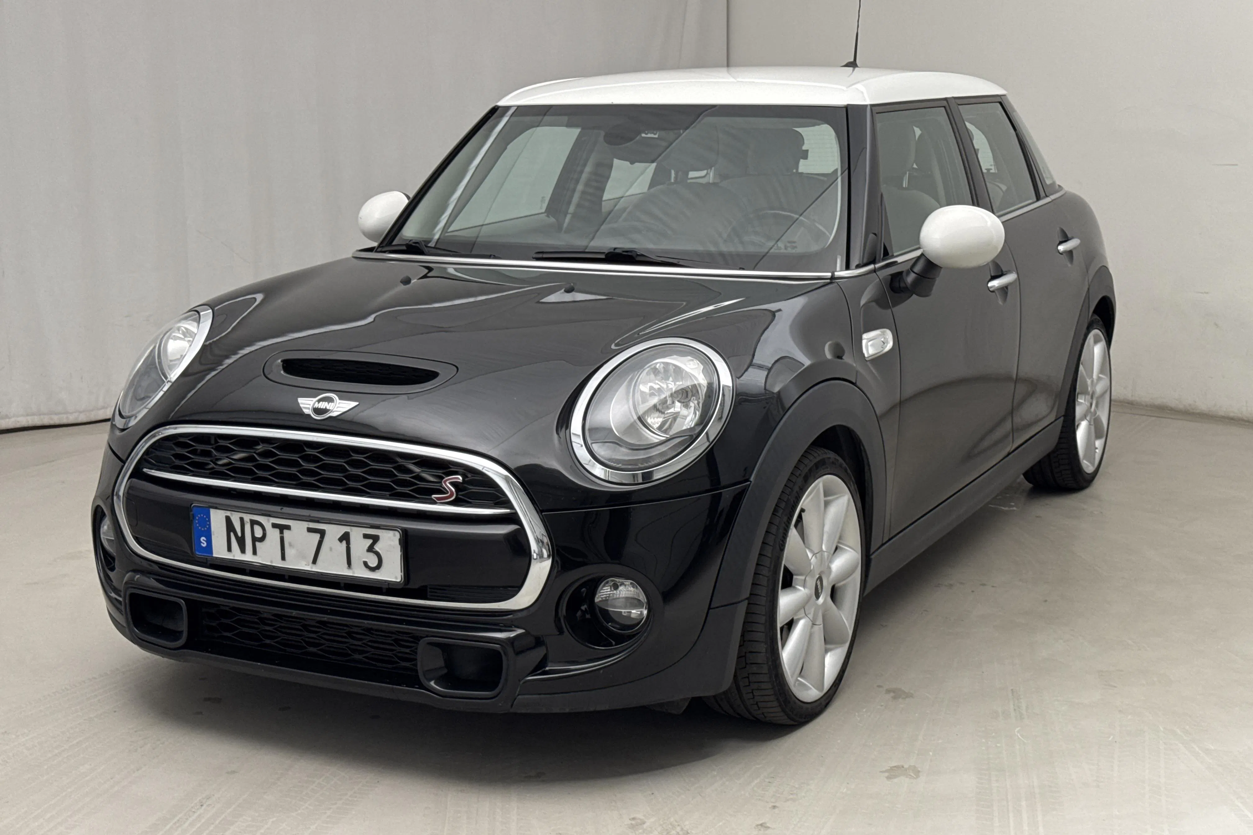 Presentationsfoto 1 av 15: MINI Cooper SD Hatch 5dr (170hk) - 16 662 mil - Automat - svart - 2015