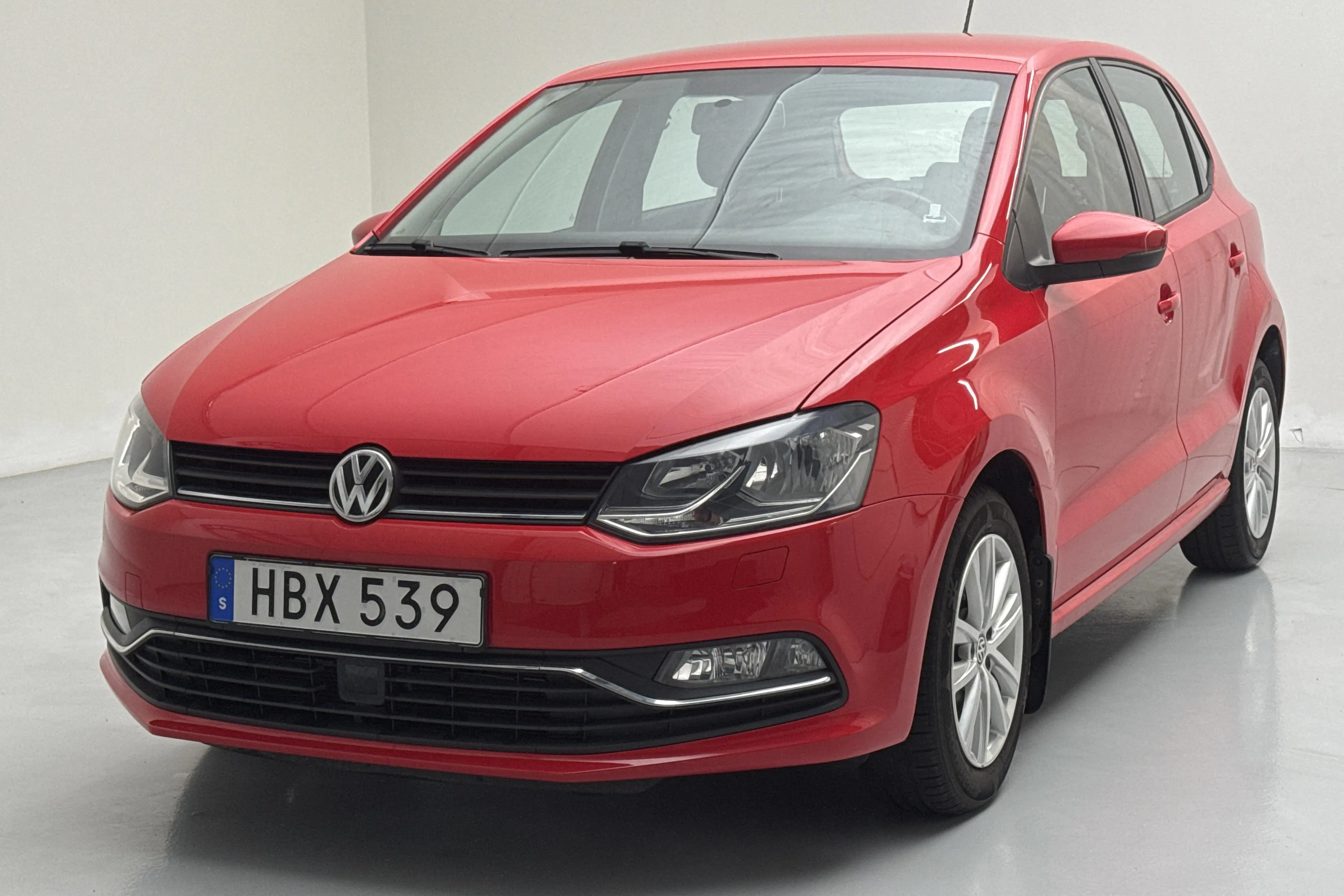 Presentationsfoto 1 av 11: VW Polo 1.2 TSI 5dr (90hk) - 3 461 mil - Manuell - röd - 2016