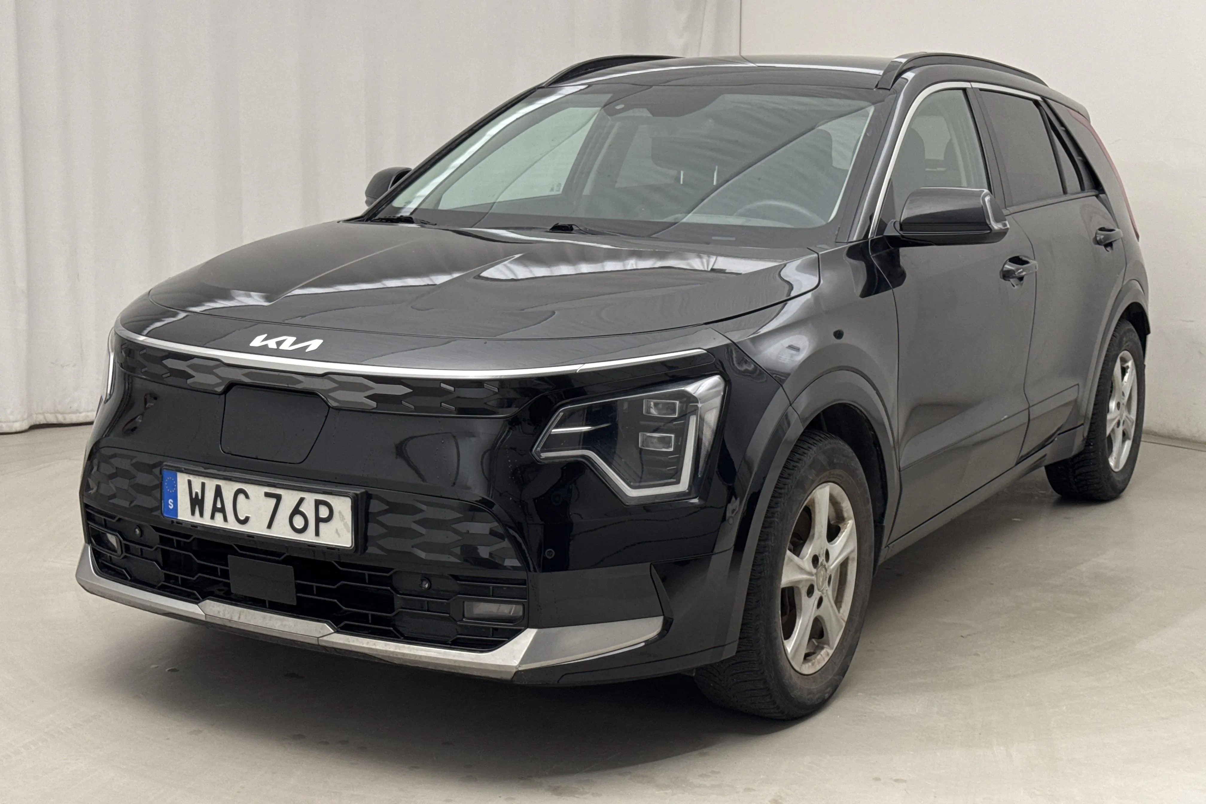 Presentation photo 1 of 19: KIA Niro EV 65kWh (204hk) - 100 330 km - Automatic - black - 2023