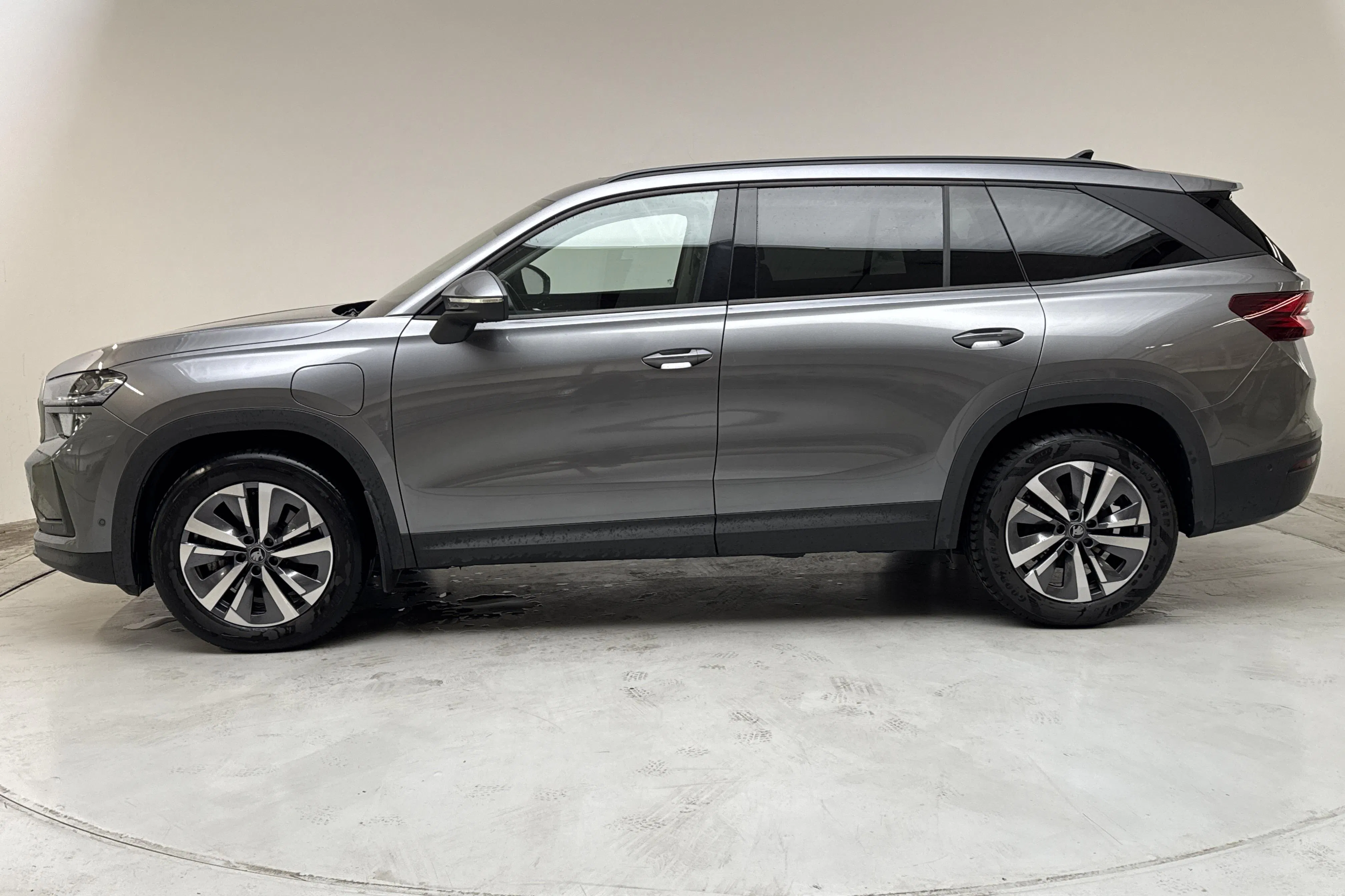 Presentationsfoto 2 av 17: Skoda Kodiaq iV (204hk) - 6 930 mil - Automat - grå - 2025