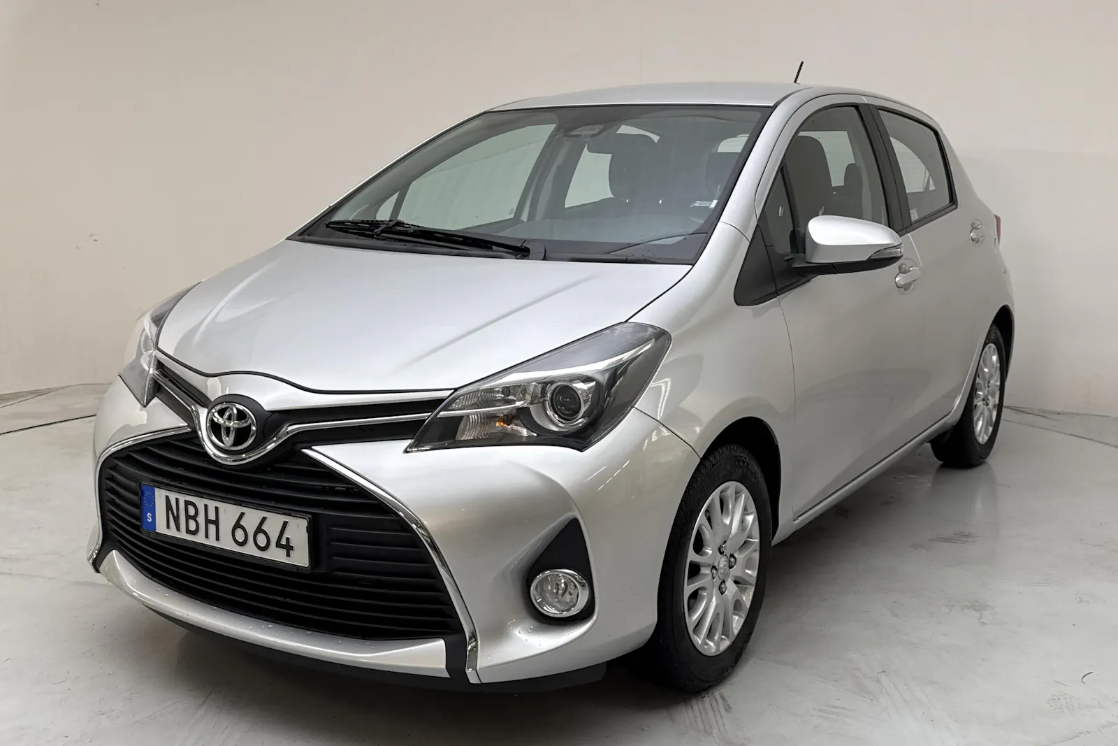 Toyota Yaris 1.33 5dr 99 л.с.