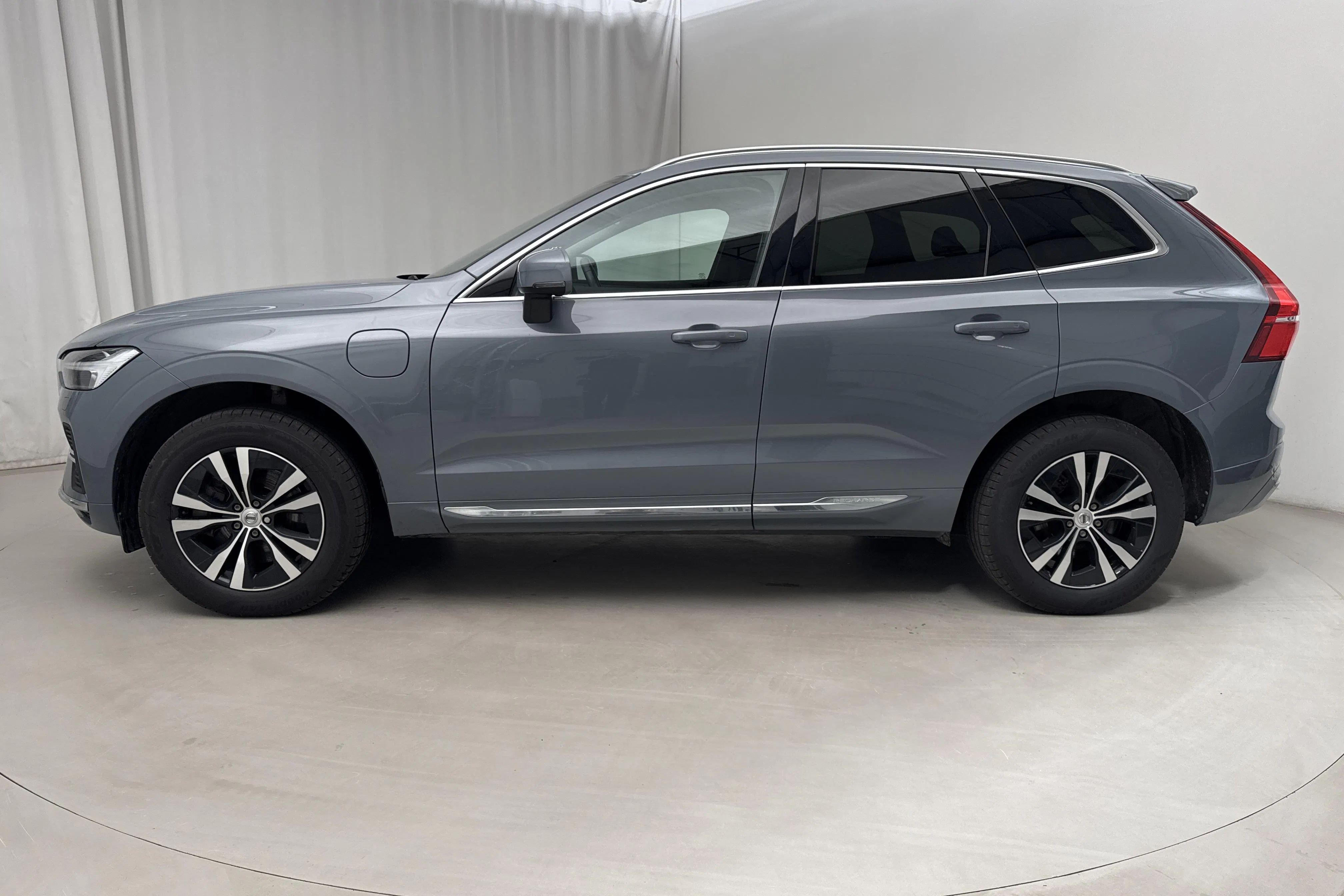 Presentation photo 2 of 20: Volvo XC60 T6 AWD Recharge (350hk) - 123 120 km - Automatic - gray - 2022