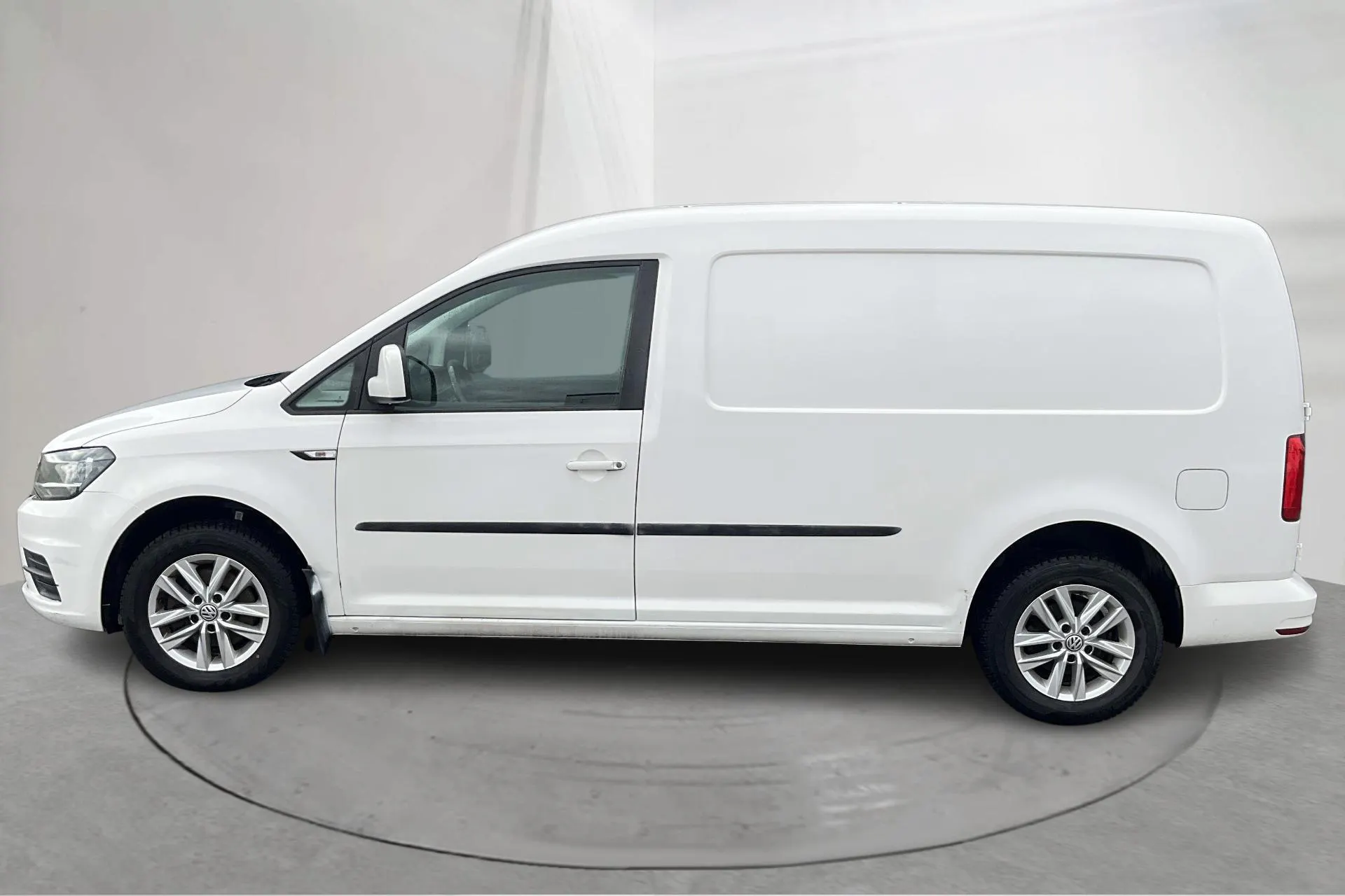 Presentation photo 2 of 15: VW Caddy 2.0 TDI Maxi Skåp (102hk) - 180 230 km - Automatic - white - 2017