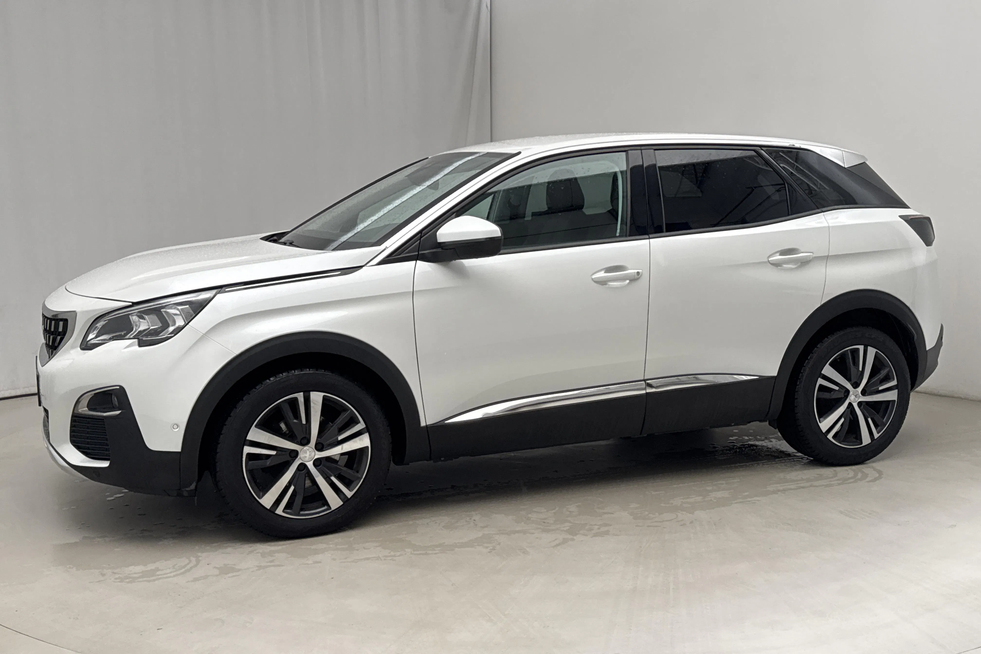 Presentation photo 2 of 14: Peugeot 3008 1.2 PureTech (130hk) - 91 970 km - Automatic - 2019