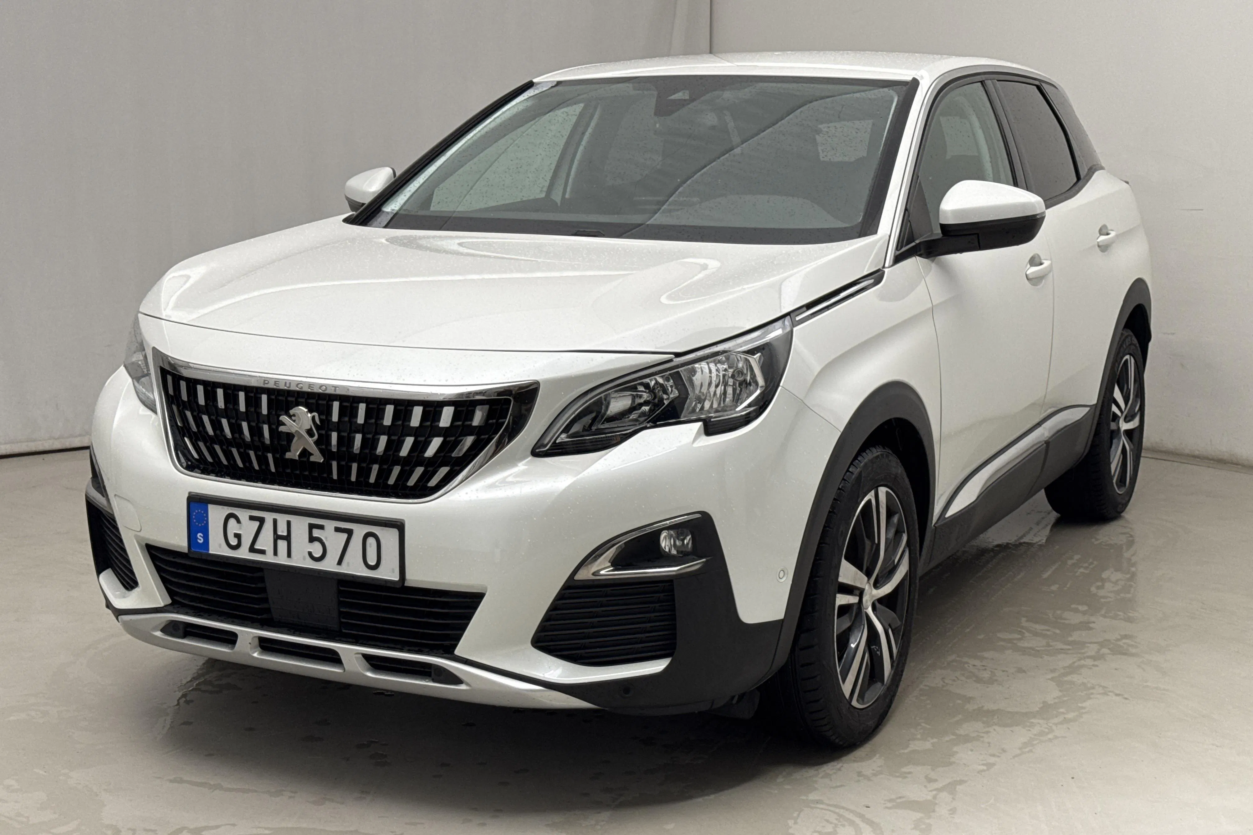 Presentation photo 1 of 14: Peugeot 3008 1.2 PureTech (130hk) - 91 970 km - Automatic - 2019