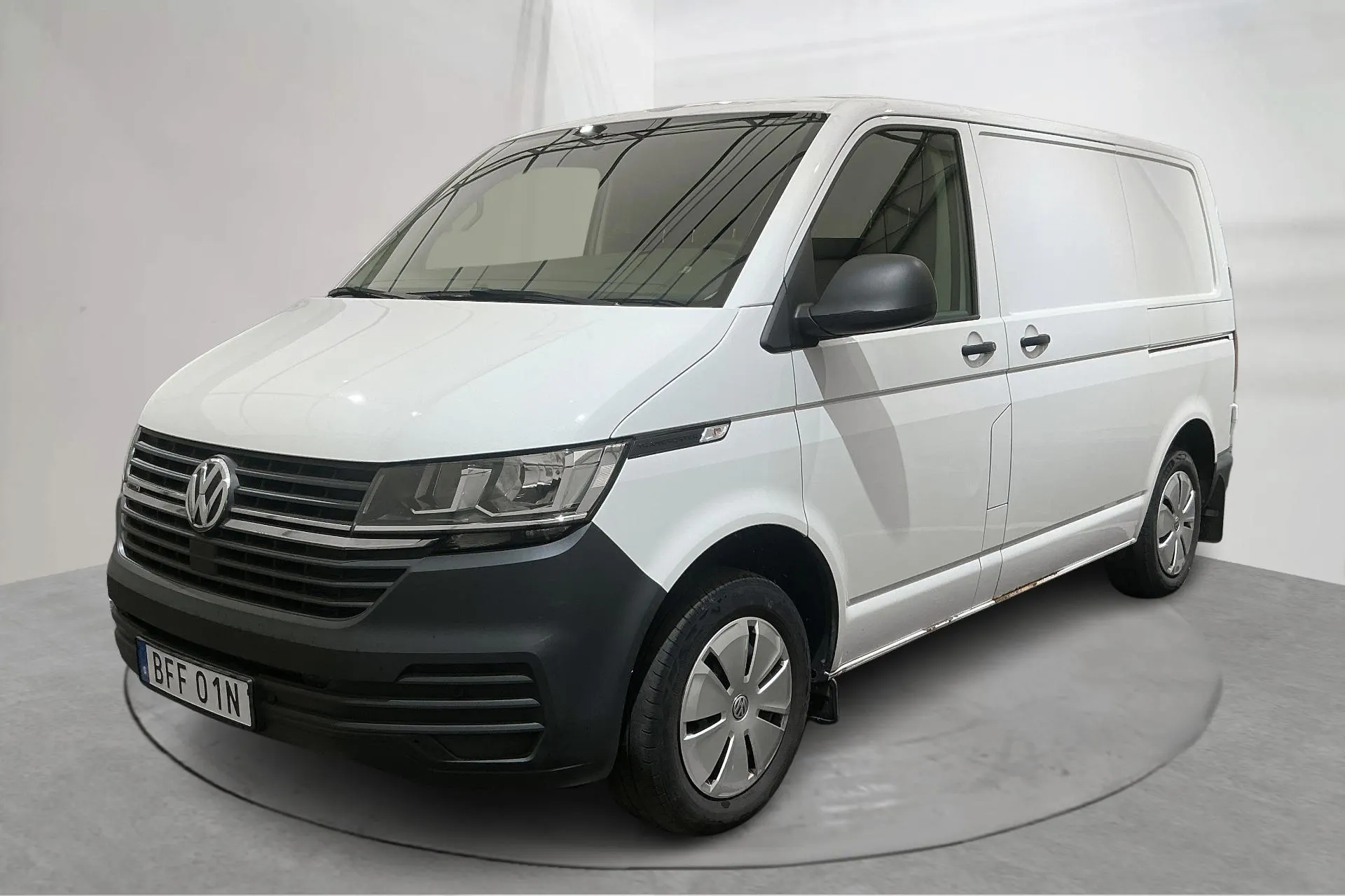Presentationsfoto 1 av 14: VW Transporter T6.1 Skåp TDI 4MOTION (150hk) - 9 226 mil - Manuell - vit - 2021