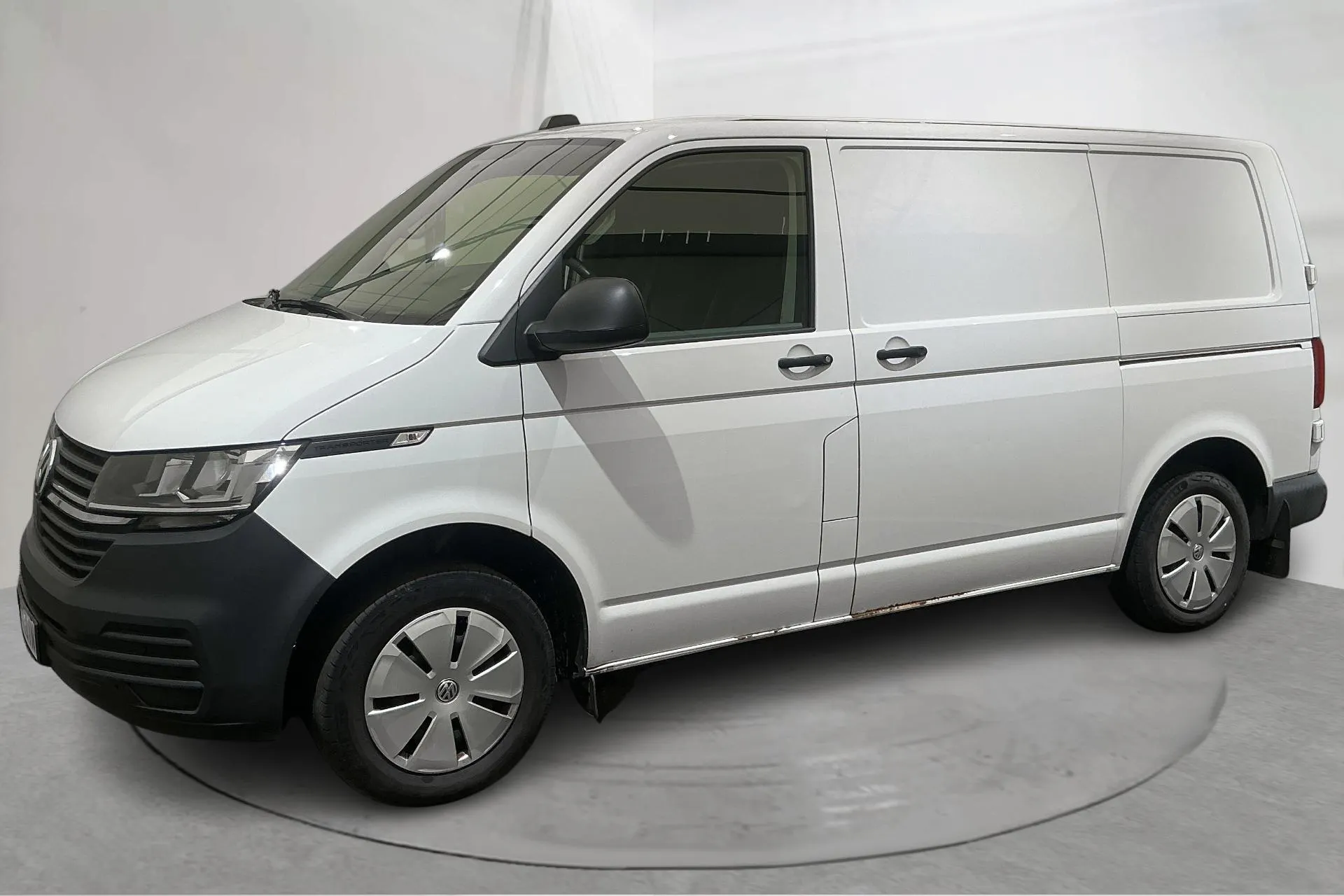 Presentationsfoto 2 av 14: VW Transporter T6.1 Skåp TDI 4MOTION (150hk) - 9 226 mil - Manuell - vit - 2021