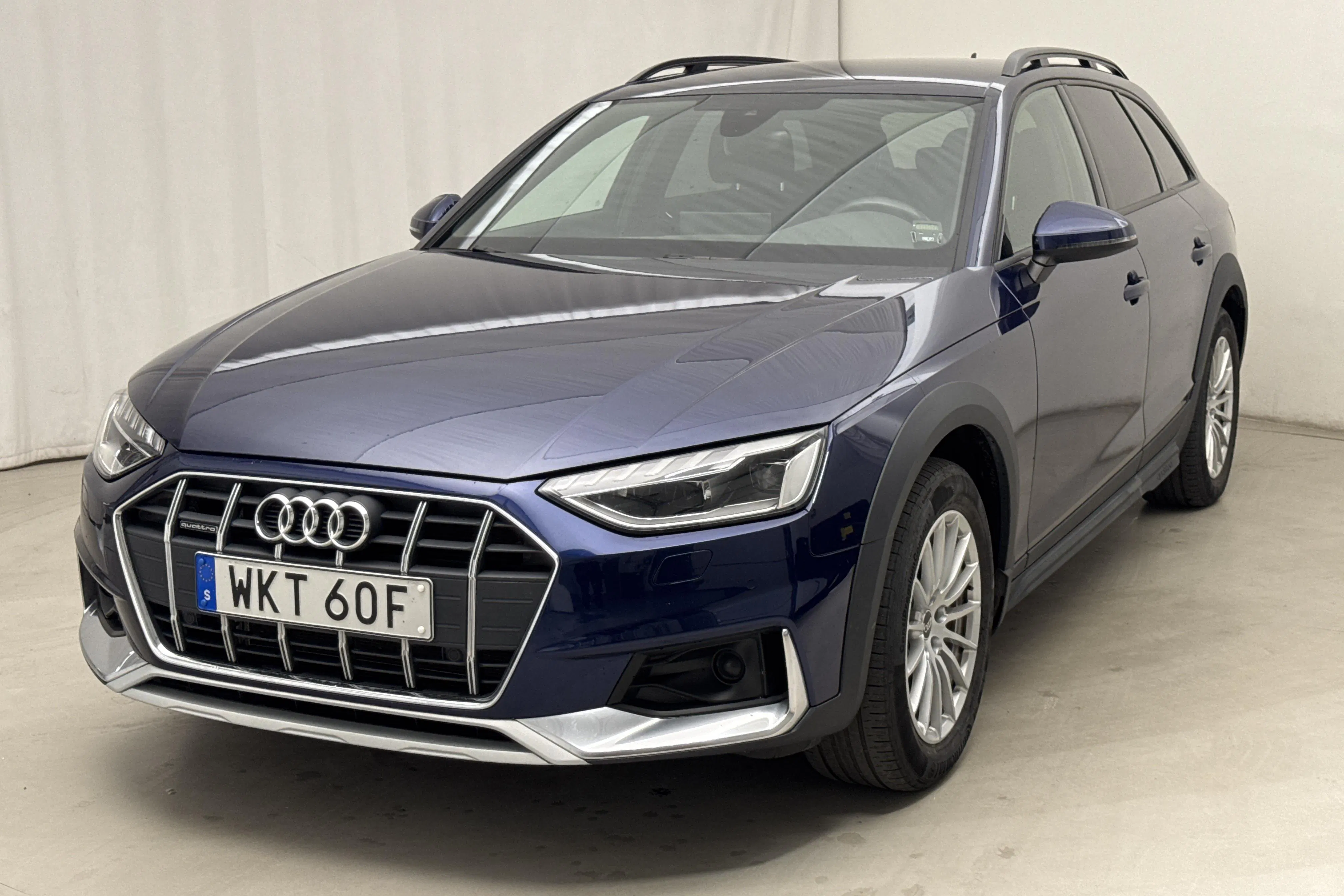 Presentationsfoto 1 av 16: Audi A4 Allroad 40 TDI quattro (204hk) - 6 932 mil - Automat - blå - 2021