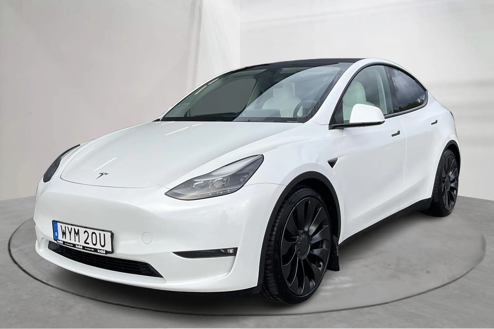 Presentation photo 1 of 22: Tesla Model Y Performance Dual Motor AWD - 102 860 km - Automatic - white - 2024