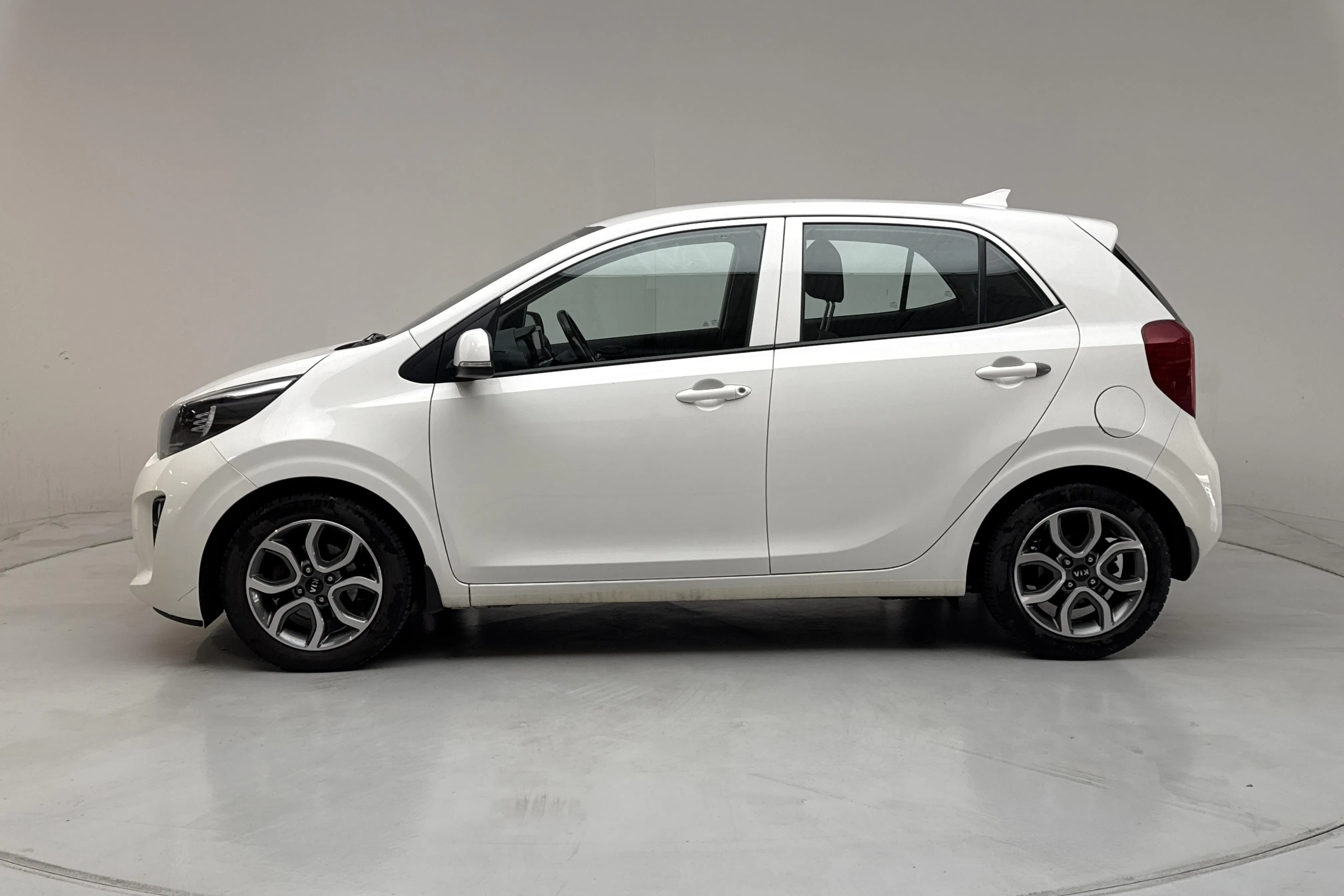Esittelykuva 2 osoitteesta 12: KIA Picanto 1.0 5dr (67hk) - 62 400 km - Manuaalinen - valkoinen - 2019