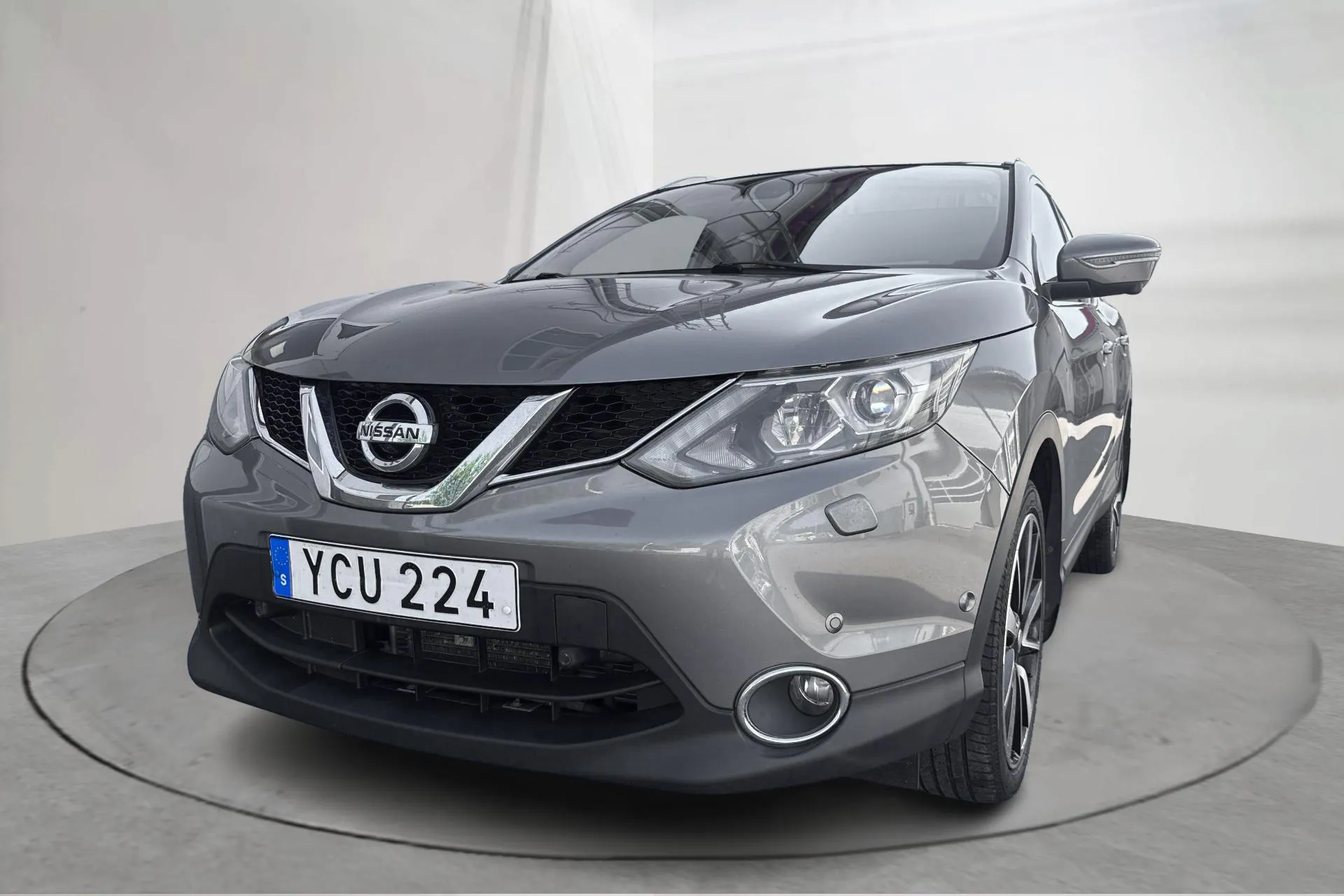 Presentationsfoto 1 av 16: Nissan Qashqai 1.2 (115hk) - 15 996 mil - Automat - grå - 2016
