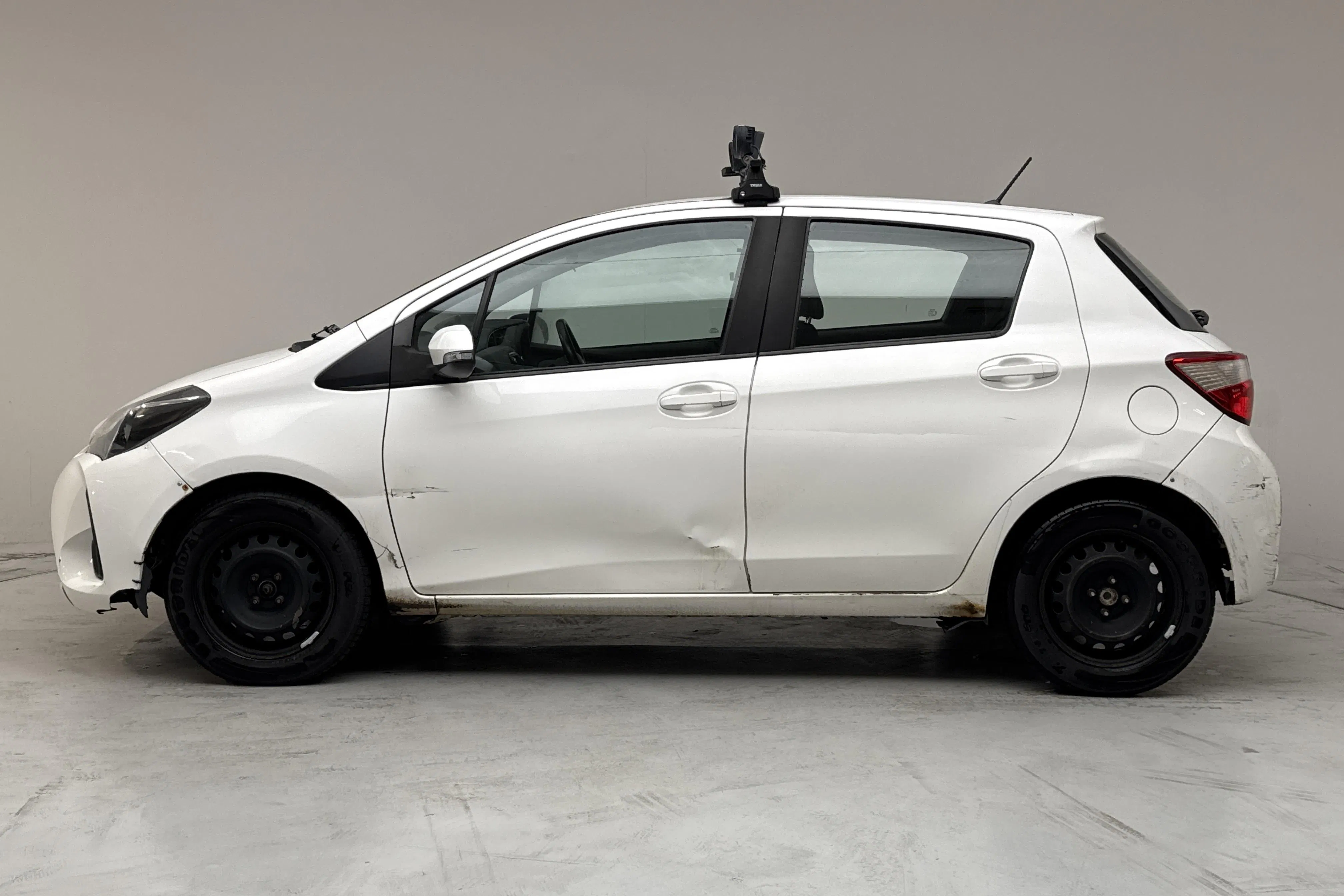 Presentationsfoto 2 av 12: Toyota Yaris 1.5 5dr (111hk) - 23 526 mil - Automat - vit - 2019