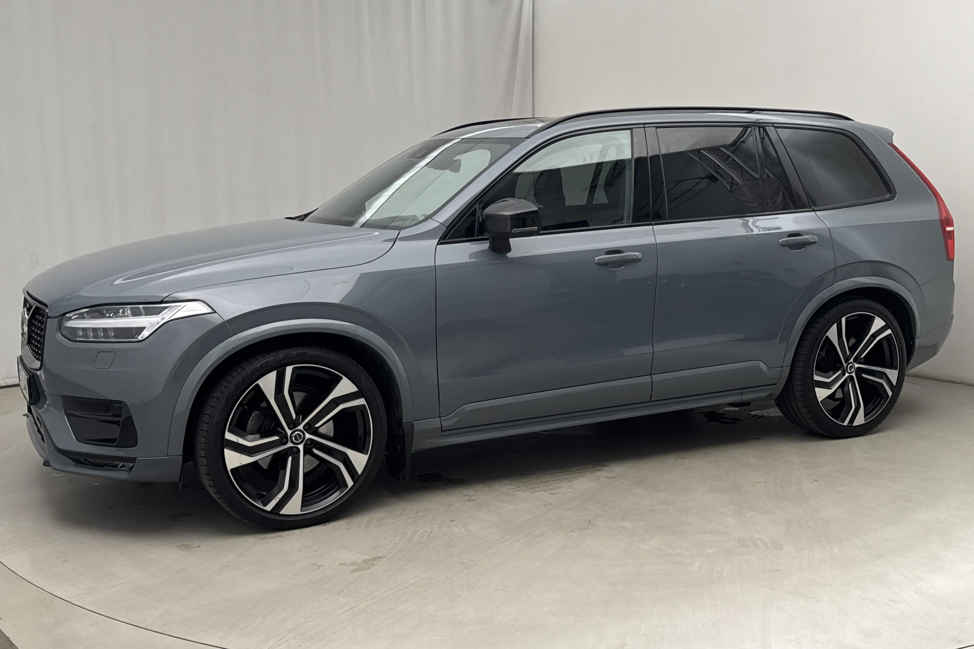 Presentation photo 2 of 25: Volvo XC90 B5 Mildhybrid, Diesel AWD (235hk) - 143 990 km - Automatic - gray - 2022