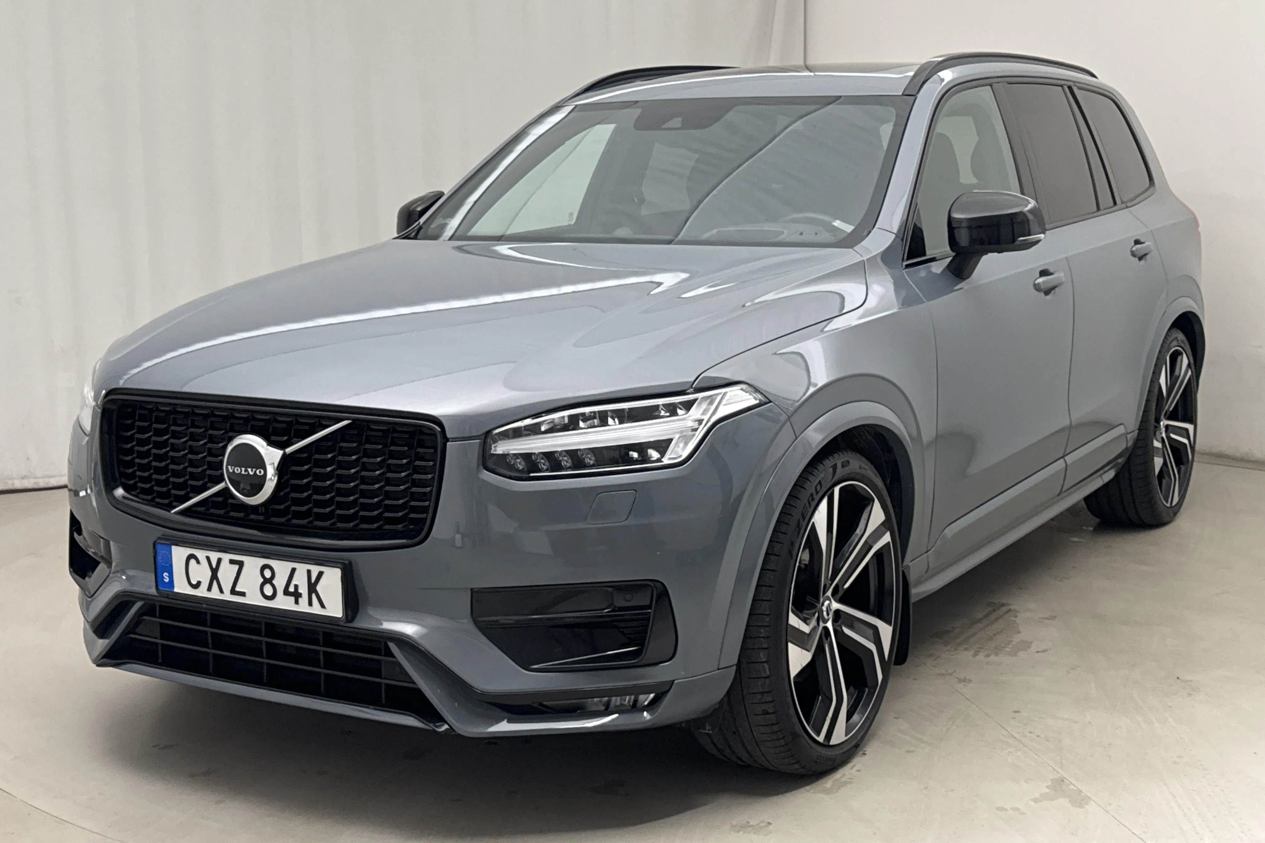 Presentation photo 1 of 25: Volvo XC90 B5 Mildhybrid, Diesel AWD (235hk) - 143 990 km - Automatic - gray - 2022