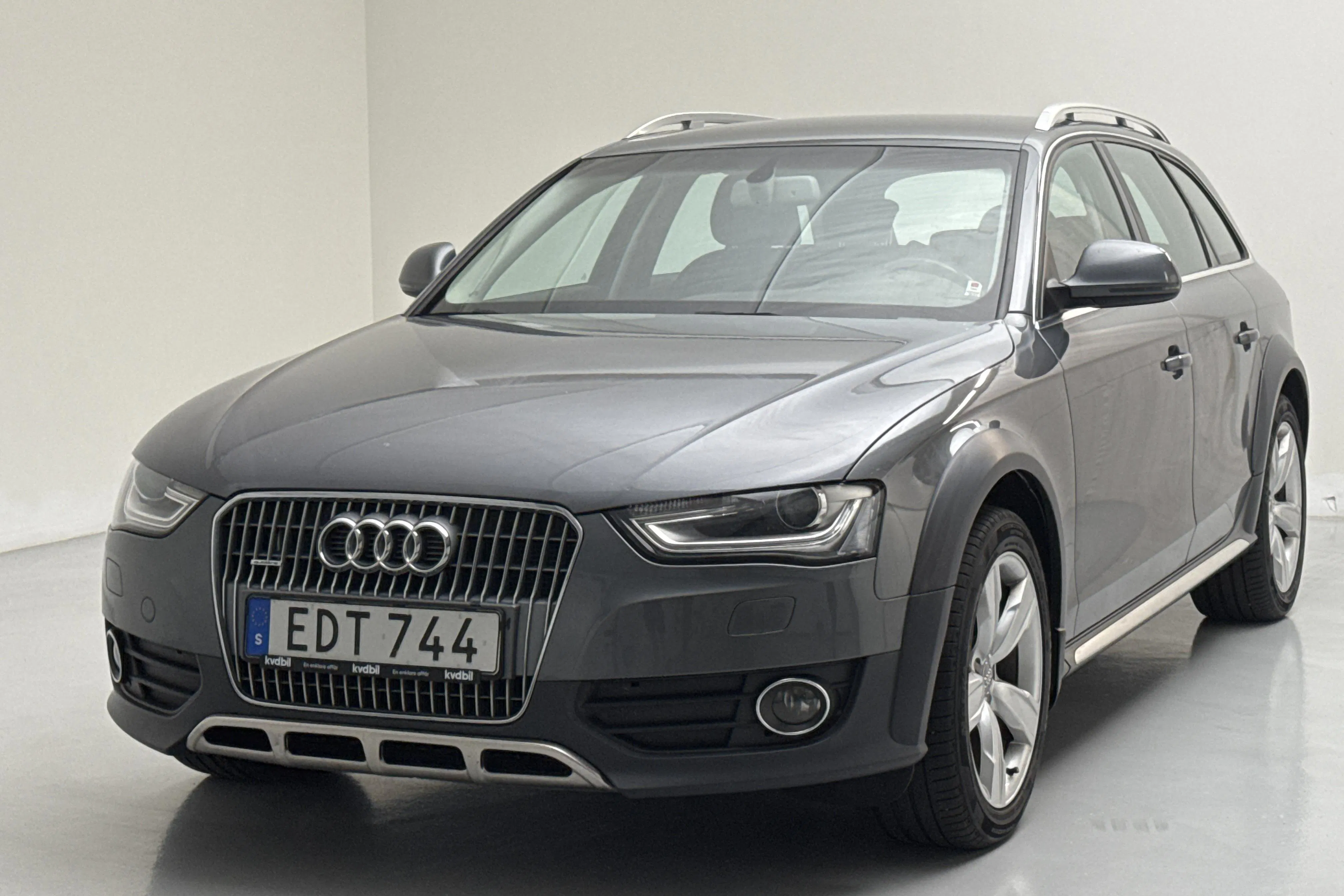 Presentation photo 1 of 13: Audi A4 Allroad 2.0 TDI clean diesel Avant quattro (190hk) - 227 940 km - Automatic - gray - 2015