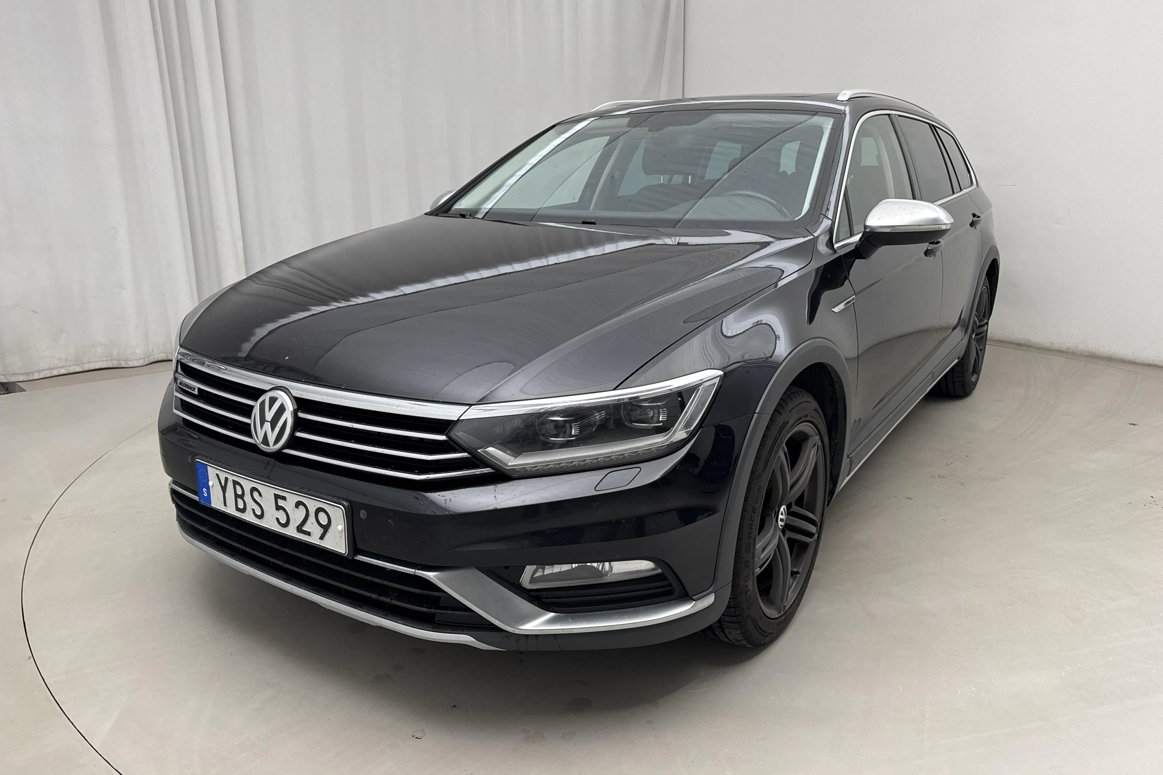 Presentation photo 1 of 19: VW Passat Alltrack 2.0 TDI Sportscombi 4MOTION (240hk) - 280 780 km - Automatic - black - 2016