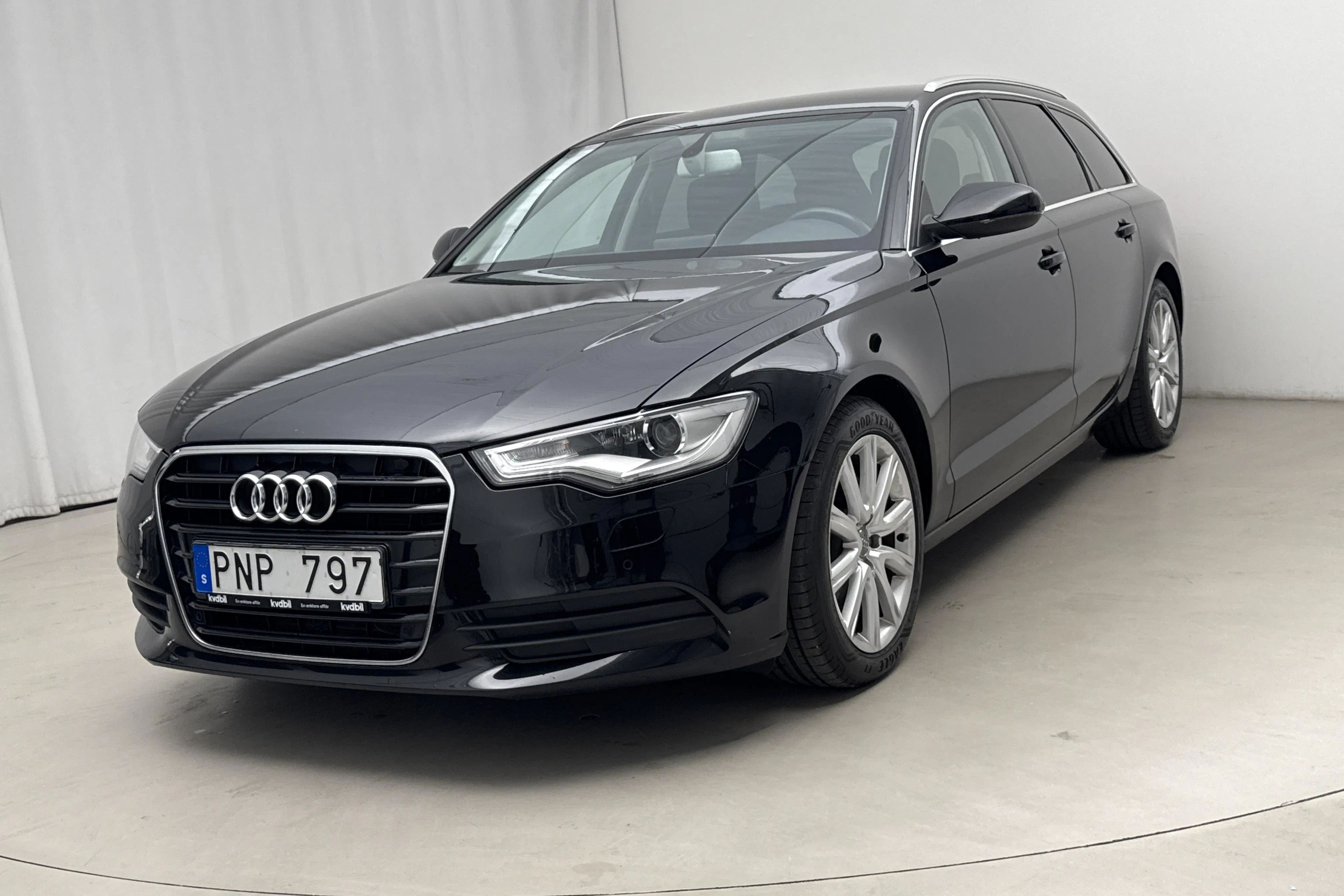 Presentationsfoto 1 av 15: Audi A6 2.0 TDI Avant (177hk) - 11 558 mil - Automat - svart - 2013