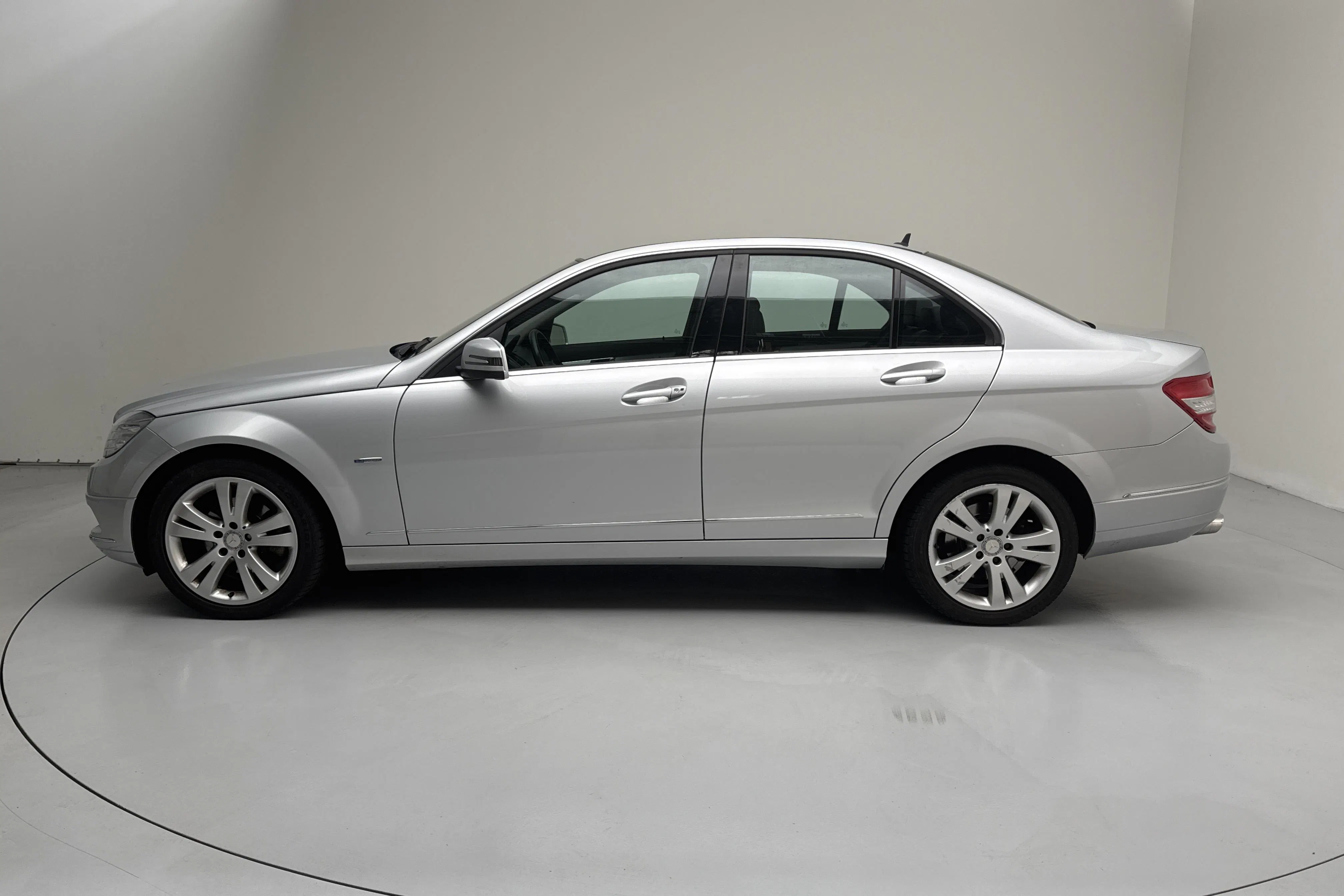Presentation photo 2 of 11: Mercedes C 220 CDI BlueEfficiency W204 (170hk) - 16 153 Scandinavian mile - Automatic - silver - 2011
