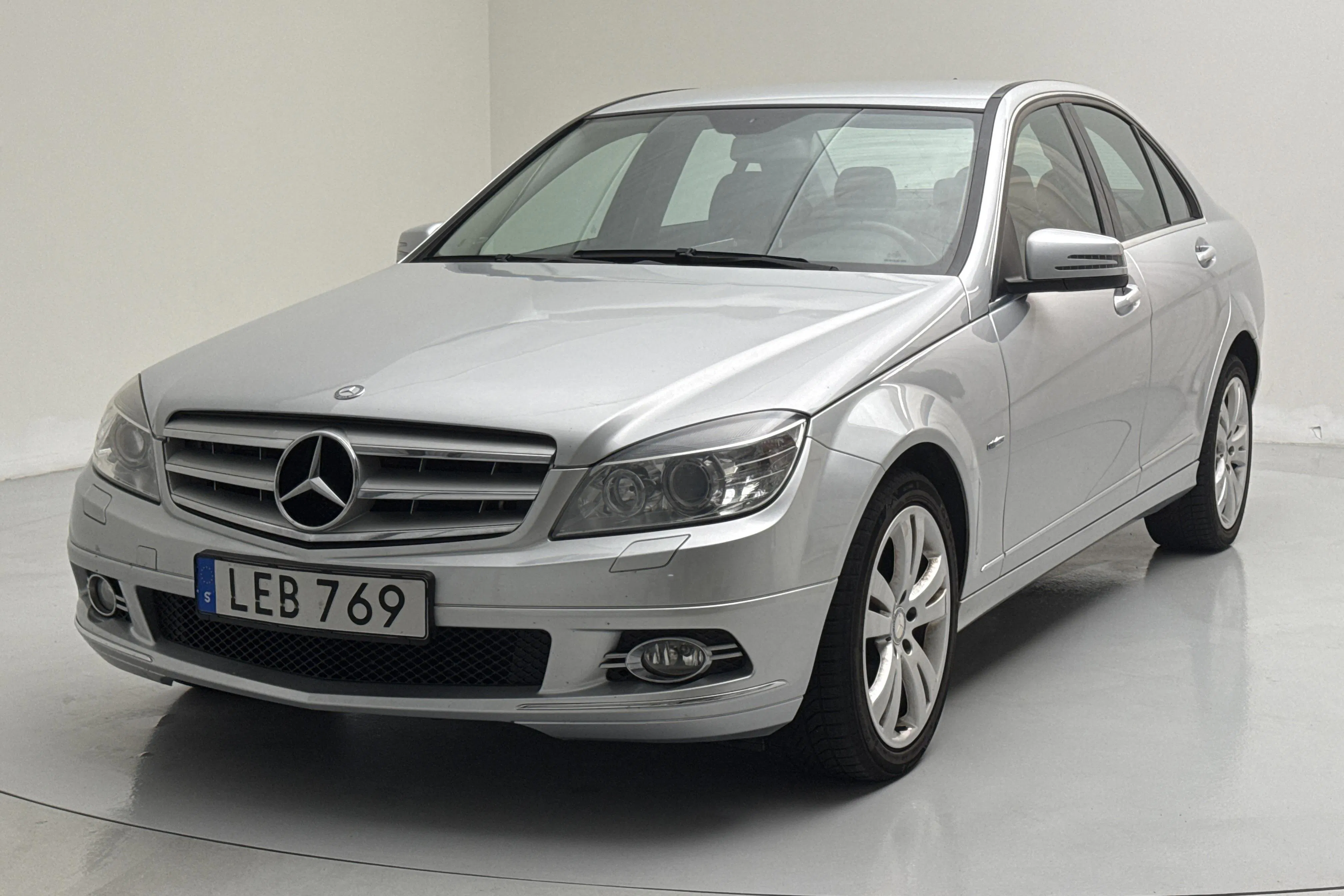 Presentation photo 1 of 11: Mercedes C 220 CDI BlueEfficiency W204 (170hk) - 16 153 Scandinavian mile - Automatic - silver - 2011