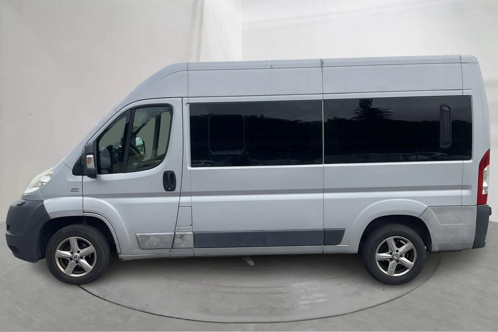 Presentation photo 2 of 14: Fiat Ducato Minibuss 3.0 Multijet (177hk) - 207 940 km - Manual - gray - 2012