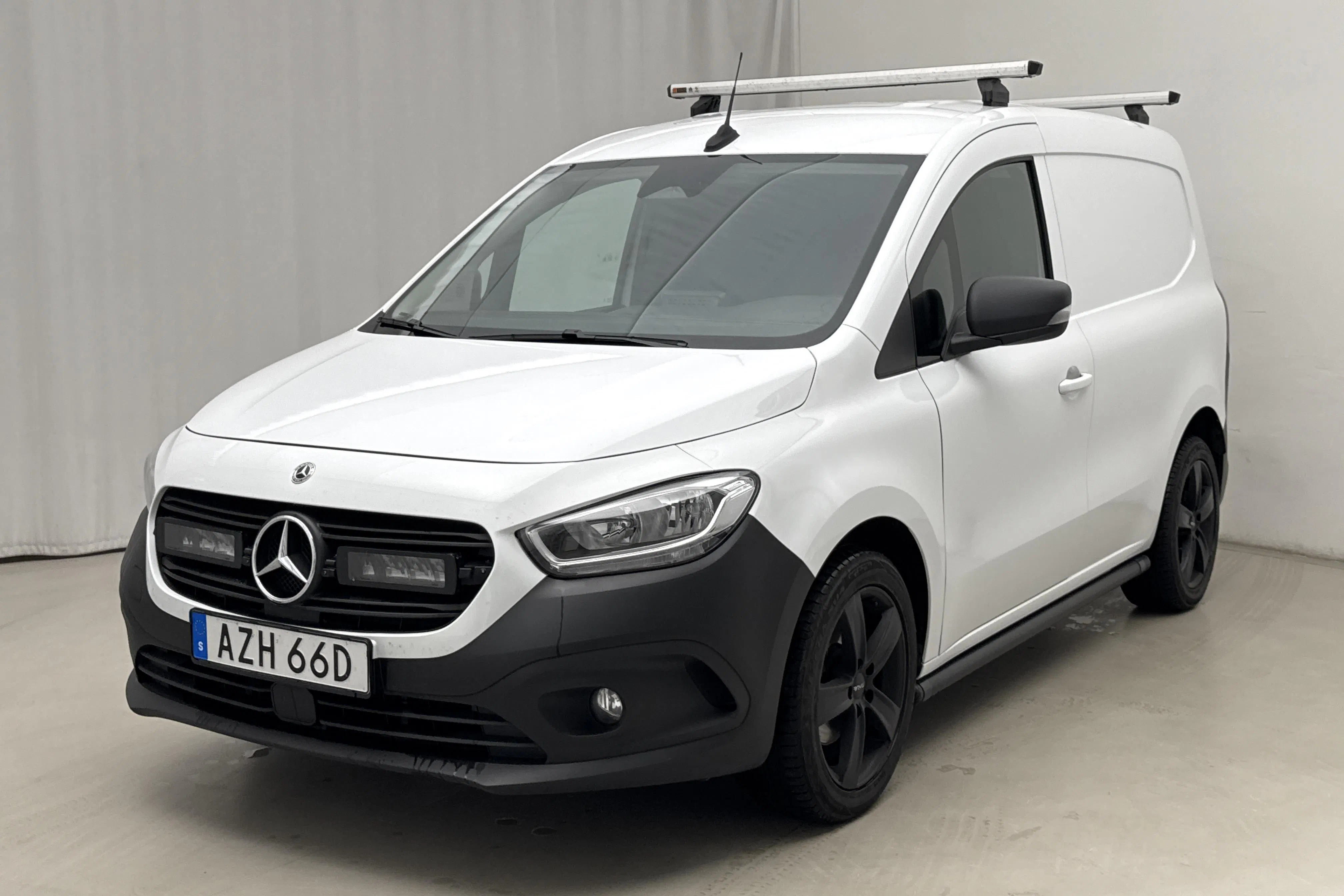 Presentation photo 1 of 14: Mercedes Citan 110 1.5 CDI (95hk) - 35 270 km - Automatic - white - 2025