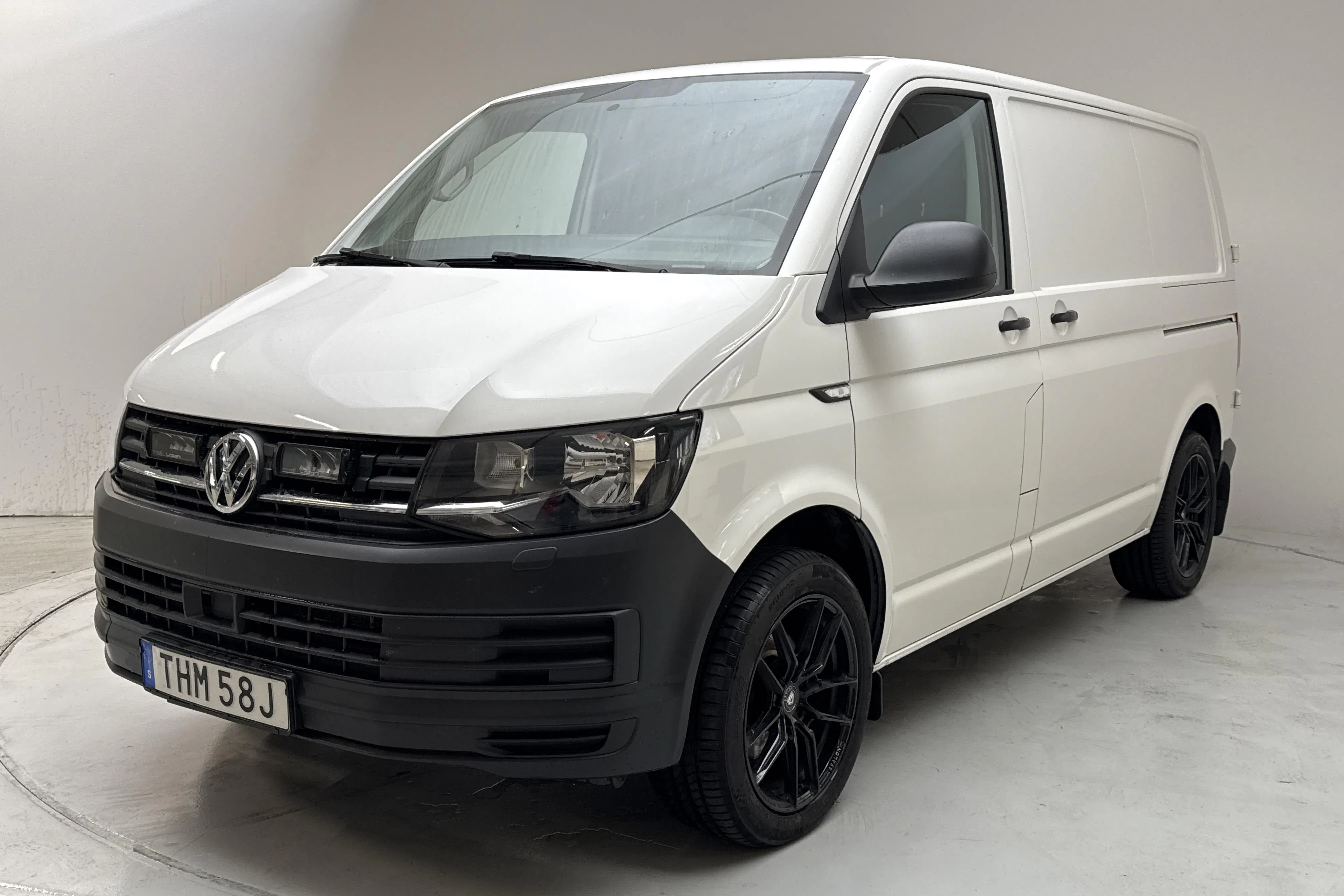 Presentation photo 1 of 10: VW Transporter T6 2.0 TDI BMT Skåp (150hk) - 146 420 km - Automatic - white - 2019