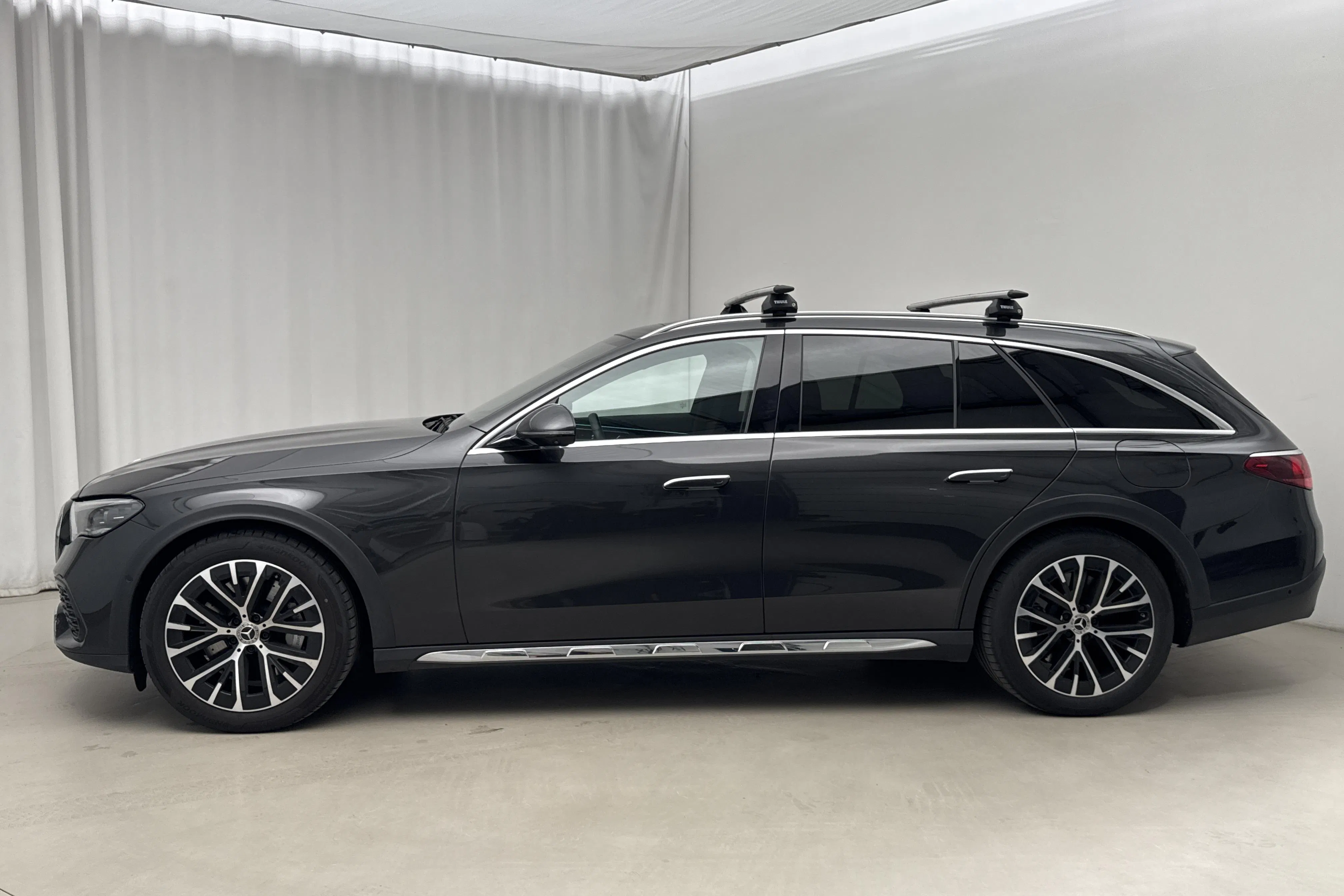 Presentation photo 2 of 19: Mercedes E 300 de 4Matic All Terrain Kombi S214 (313hk) - 36 520 km - Automatic - gray - 2025