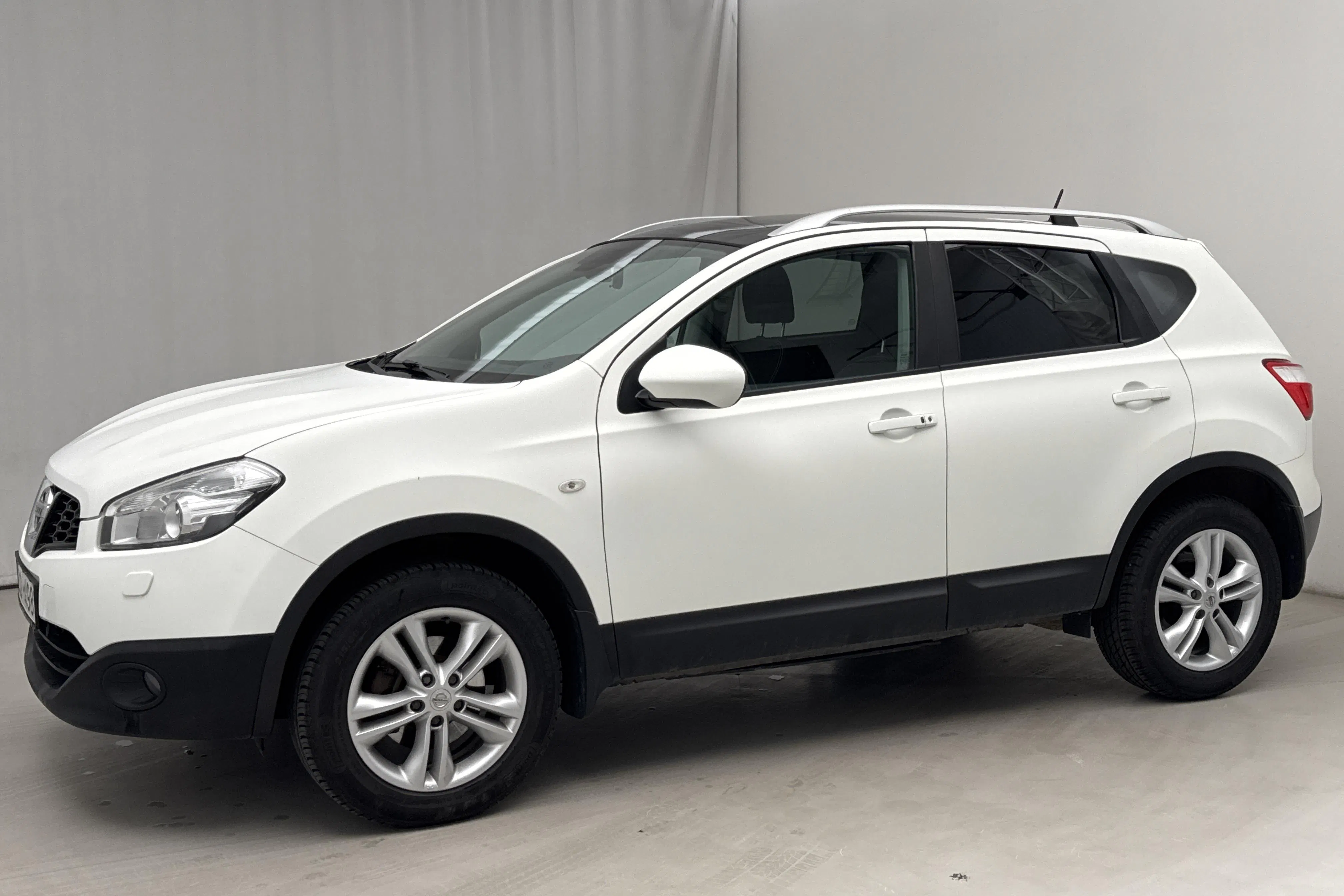 Presentation photo 2 of 19: Nissan Qashqai 2.0 (140hk) - 87 900 km - Automatic - white - 2012
