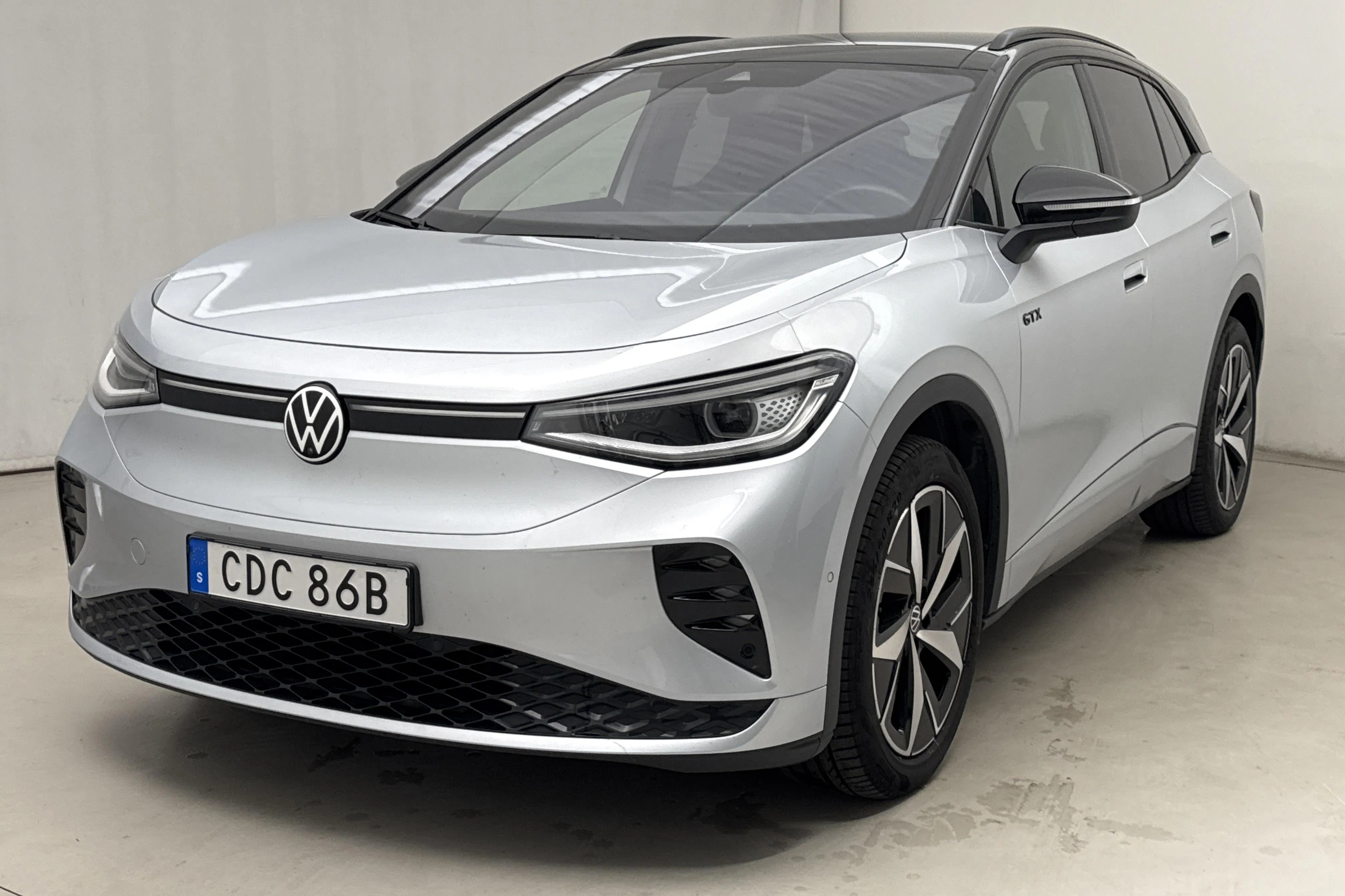 Presentationsfoto 1 av 21: VW ID.4 GTX 77kWh AWD (299hk) - 4 748 mil - Automat - silver - 2023