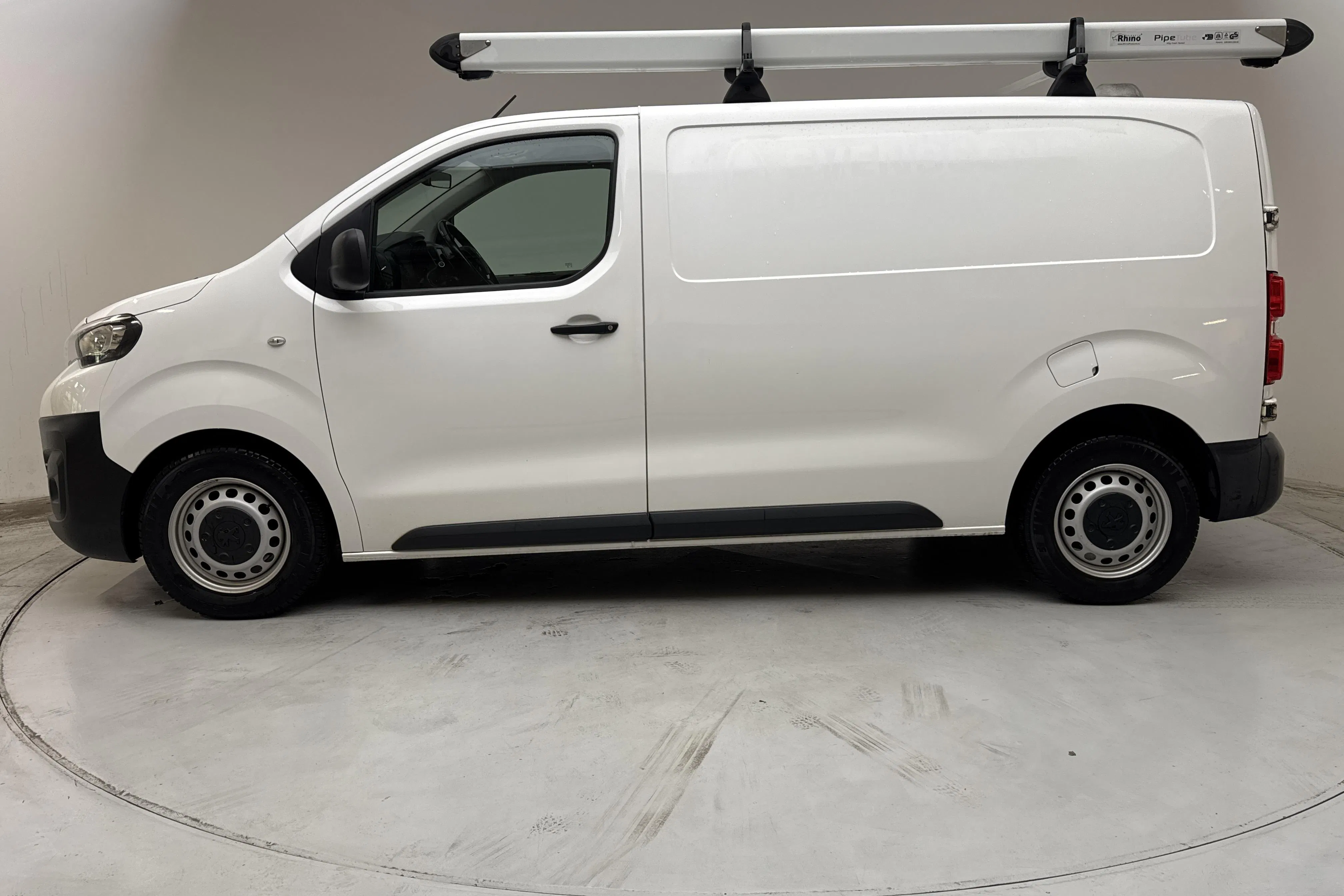 Presentation photo 2 of 11: Peugeot Expert BlueHDi Skåp (122hk) - 151 680 km - Automatic - white - 2021