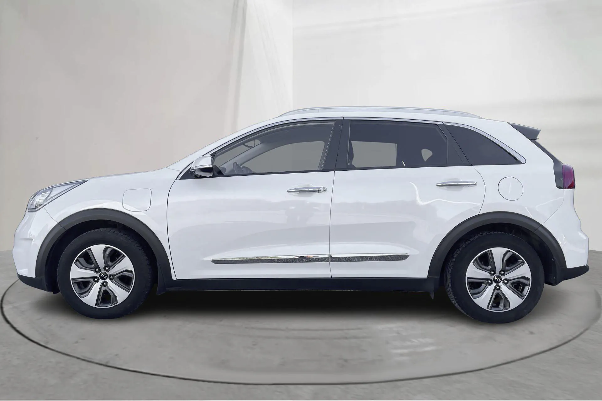 Presentation photo 2 of 22: KIA Niro Plug-in Hybrid 1.6 (141hk) - 94 630 km - Automatic - white - 2018