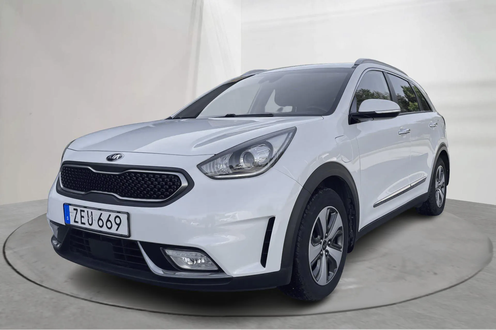 Presentation photo 1 of 22: KIA Niro Plug-in Hybrid 1.6 (141hk) - 94 630 km - Automatic - white - 2018
