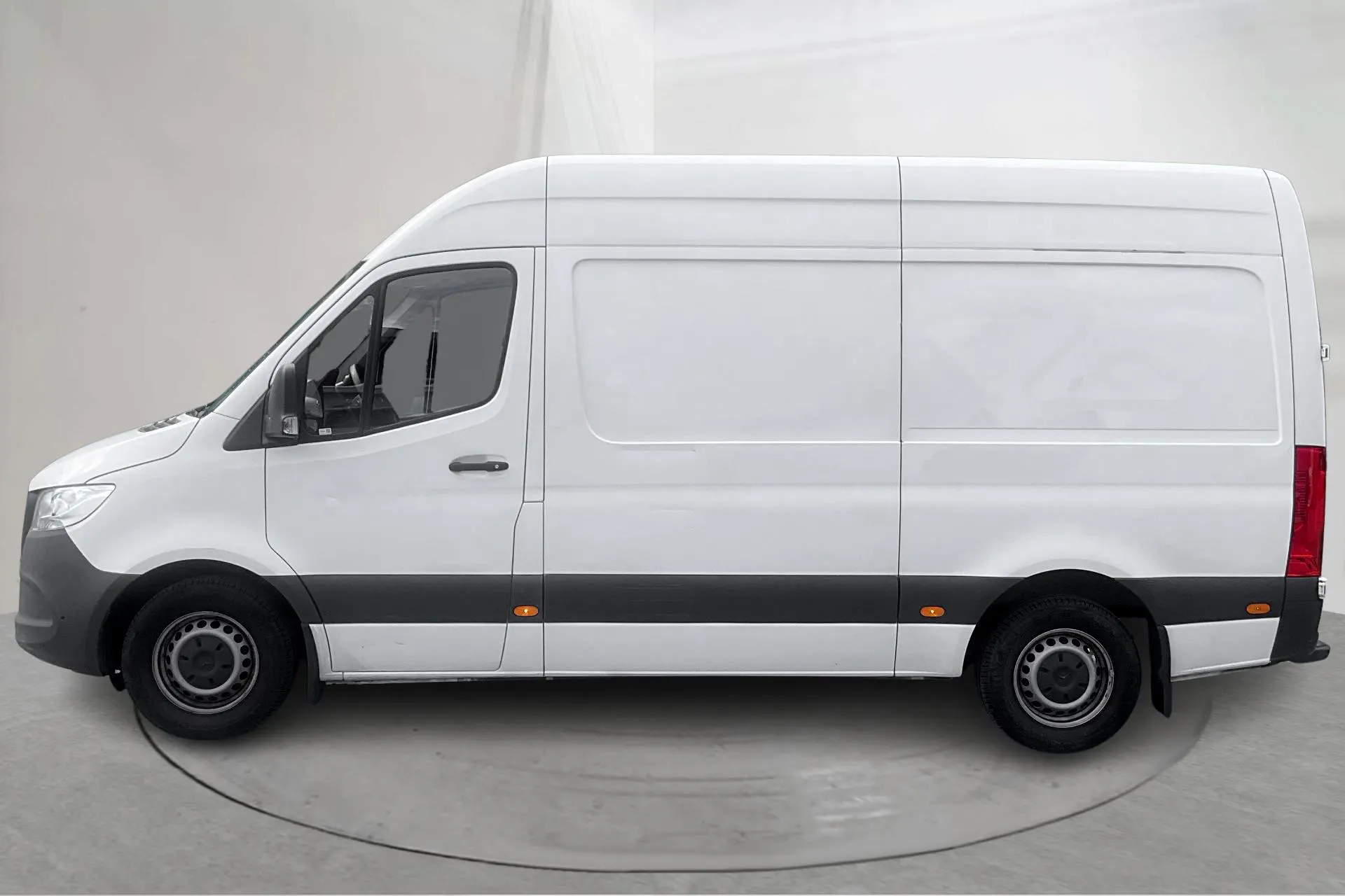 Presentation photo 2 of 13: Mercedes Sprinter 315 CDI Skåp RWD (150hk) - 144 780 km - Automatic - white - 2022