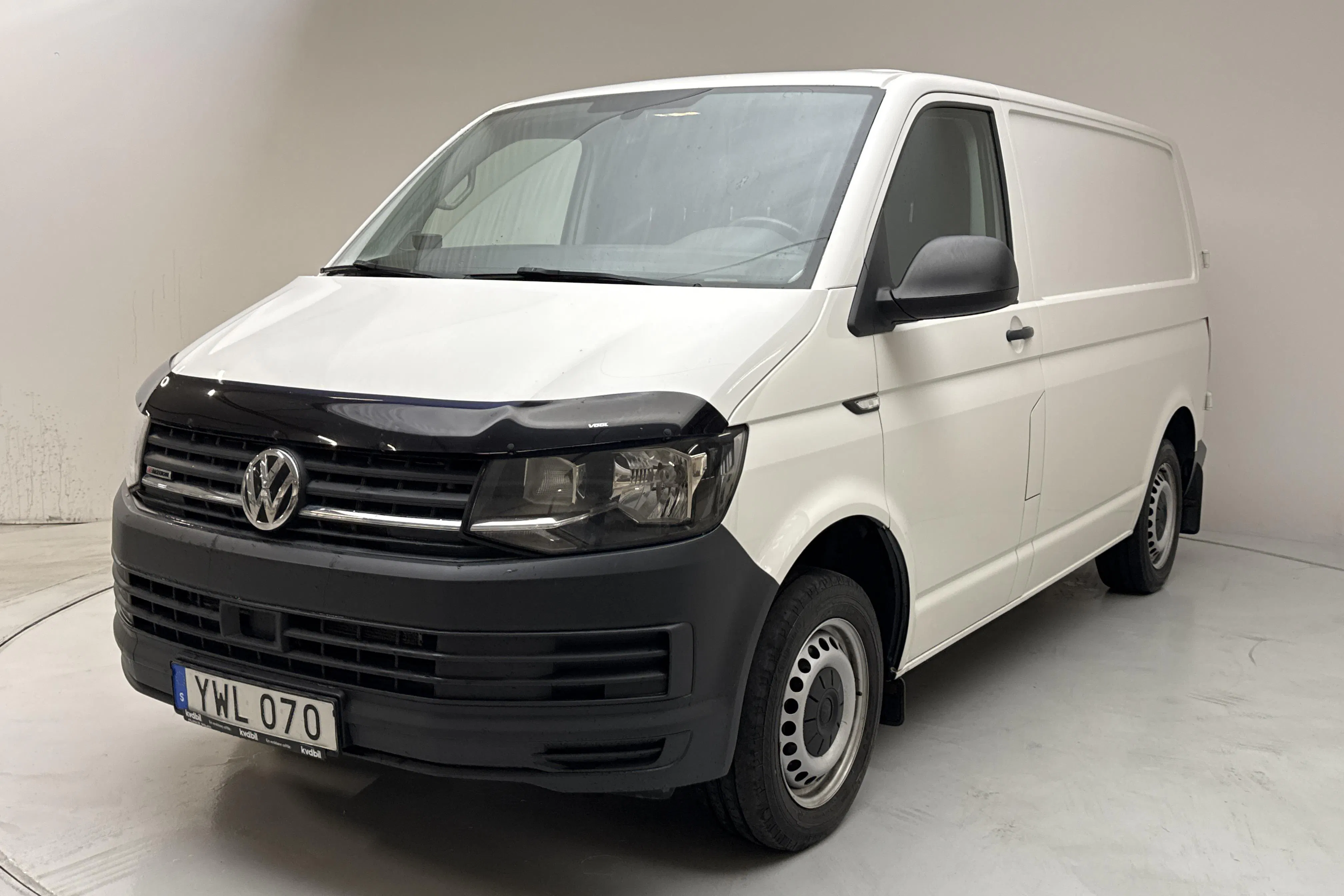 Presentationsfoto 1 av 14: VW Transporter T6 2.0 TDI BMT Skåp 4MOTION (150hk) - 12 568 mil - Manuell - vit - 2018