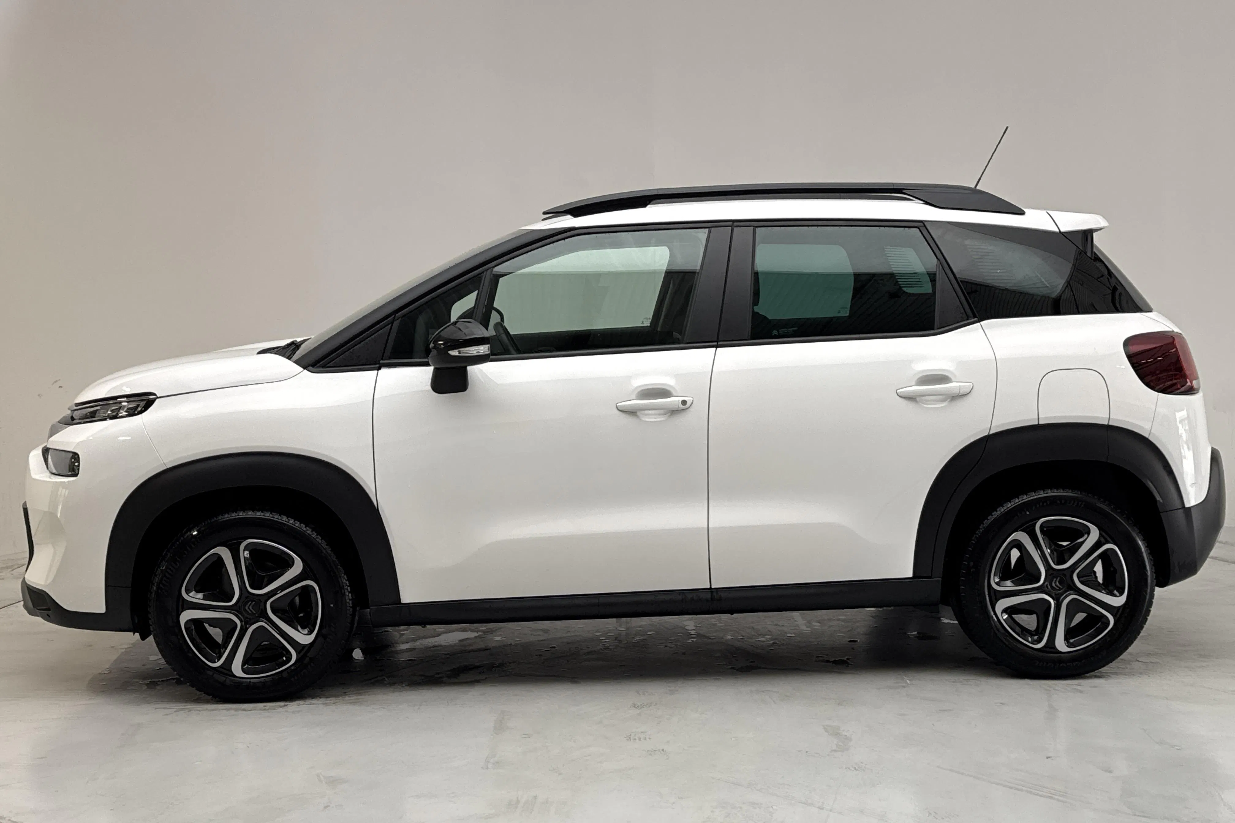 Presentation photo 2 of 12: Citroën C3 Aircross PureTech (110hk) - 37 570 km - Manual - white - 2022